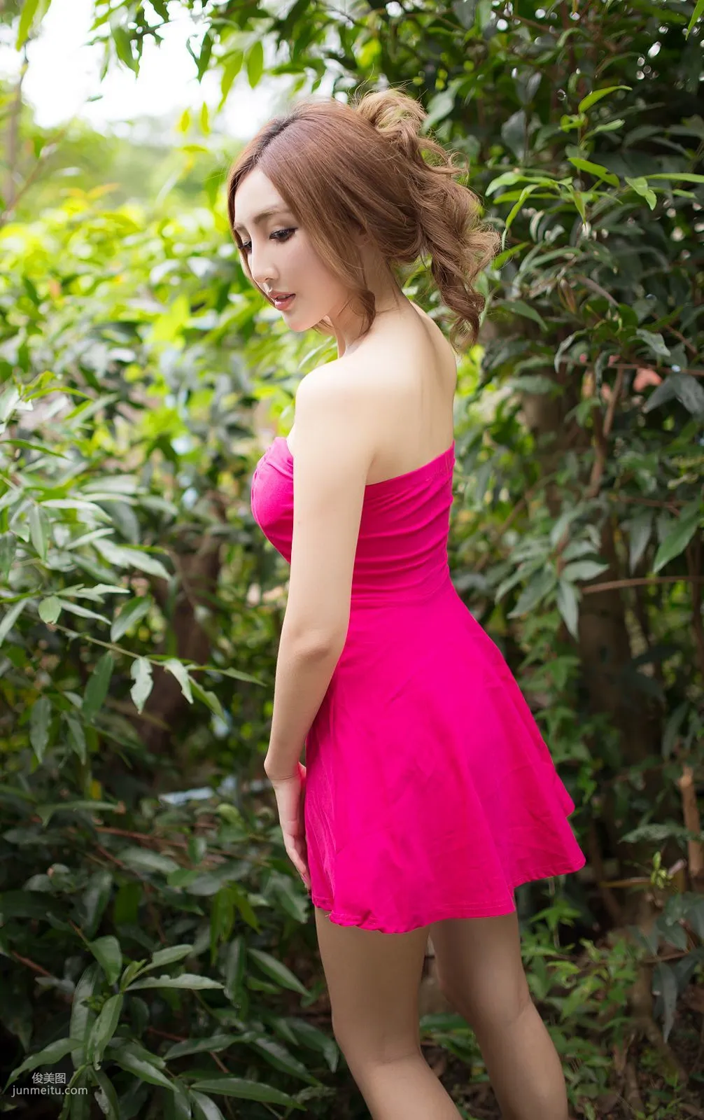 Syuan Zhao Yun, The Ultimate Pink Goddess in a Red Dress, Photo Set photo 40