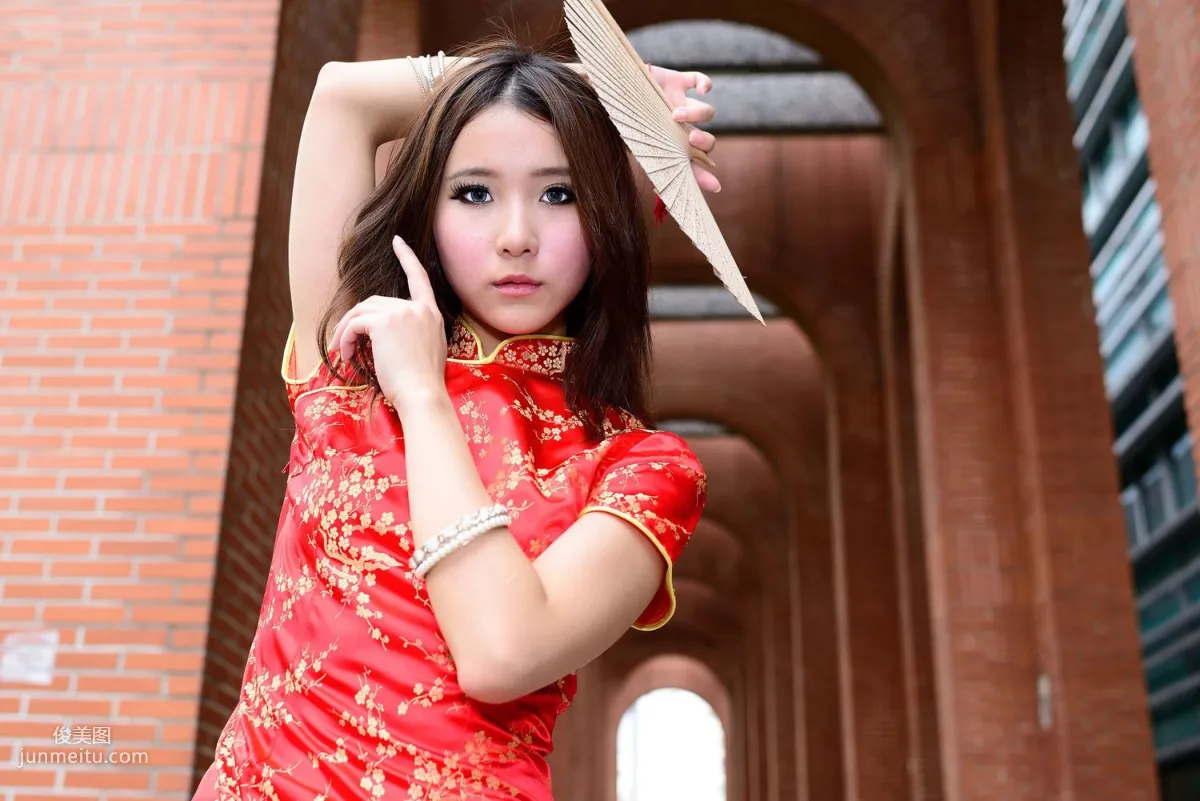 Taiwan Model A Bu, Red and Black Qipao Series Outdoor Shoot Photo Set photo 18