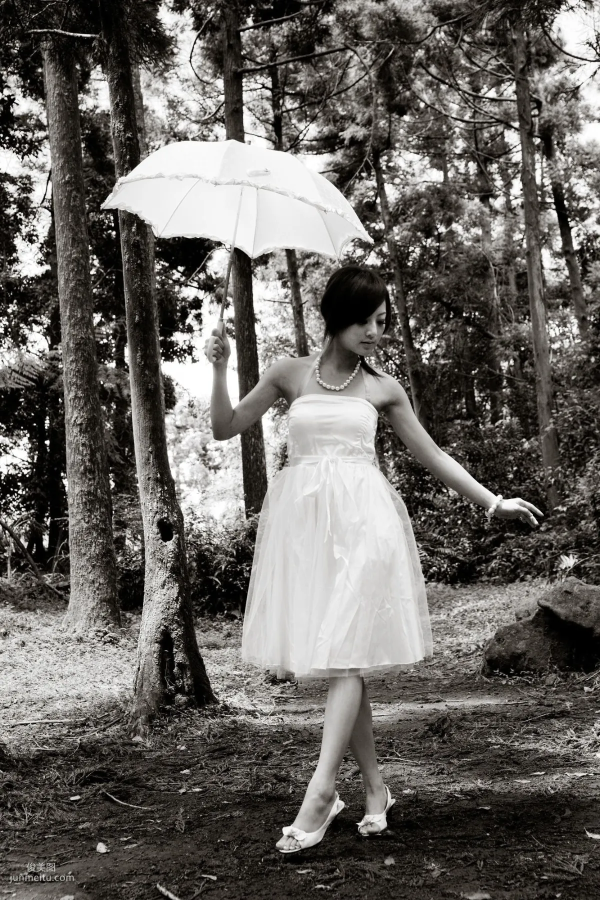 Mikako/Zhang Kaijie White Waltz x Black Obsession Yangmingshan Zhuzihu Outdoor Shoot Photo Set photo 32