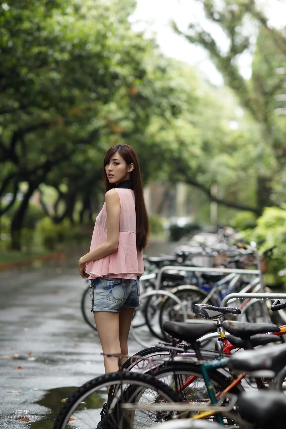 Liao Tingling/Kila Jingjing, Denim and Beautiful Legs Series Pictures, Photo Set Collection photo 22
