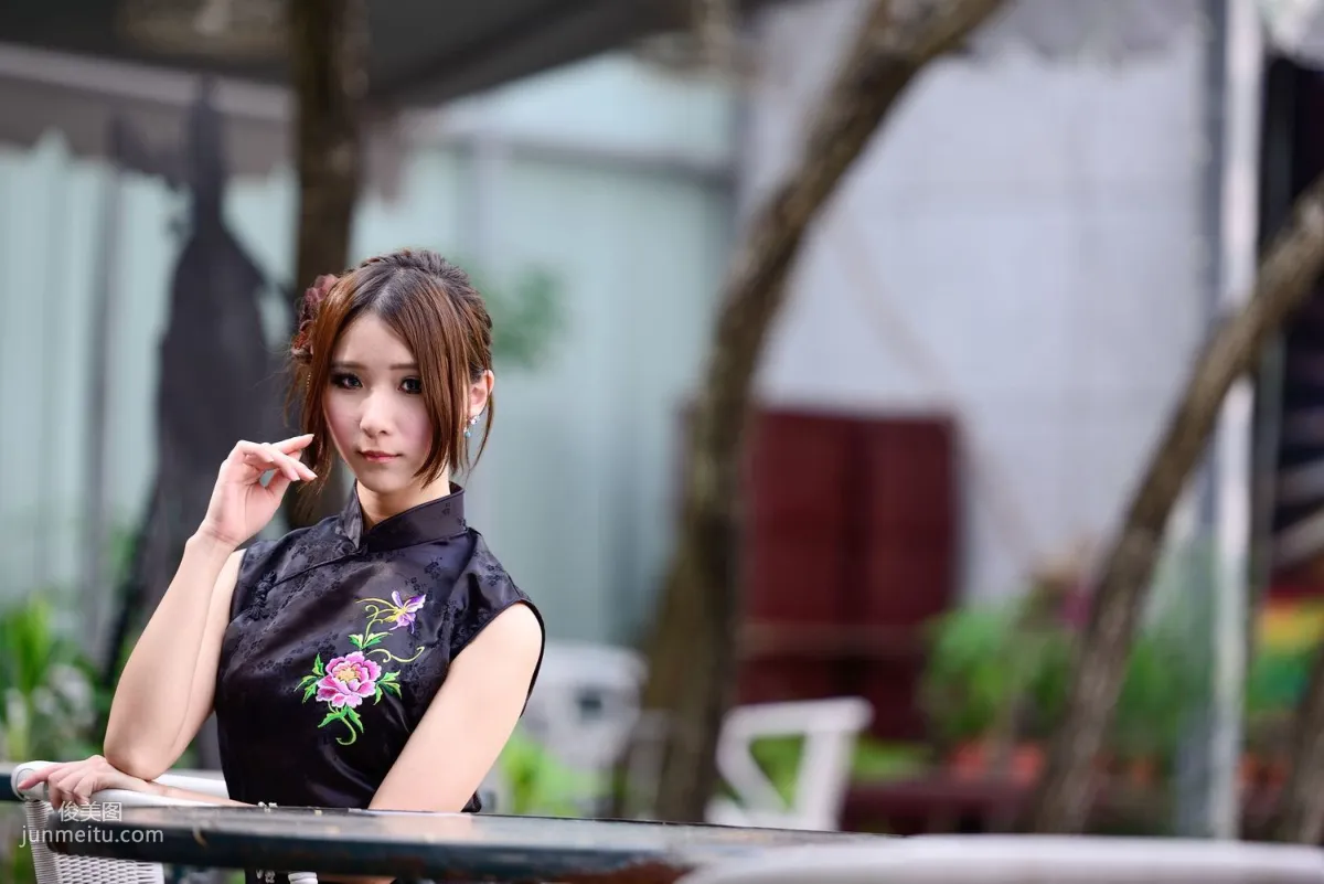 Taiwan Model A Bu, Red and Black Qipao Series Outdoor Shoot Photo Set photo 48