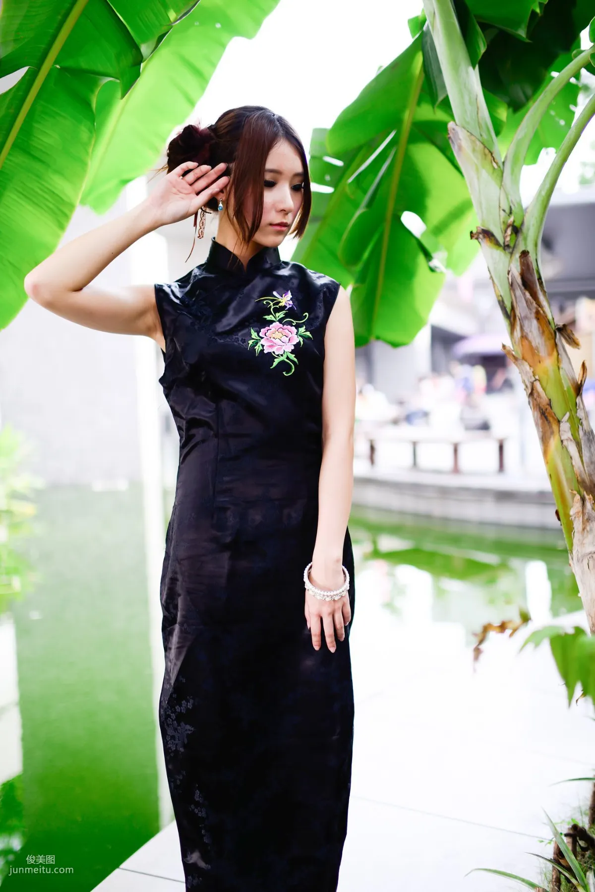 Taiwan Model A Bu, Red and Black Qipao Series Outdoor Shoot Photo Set photo 38