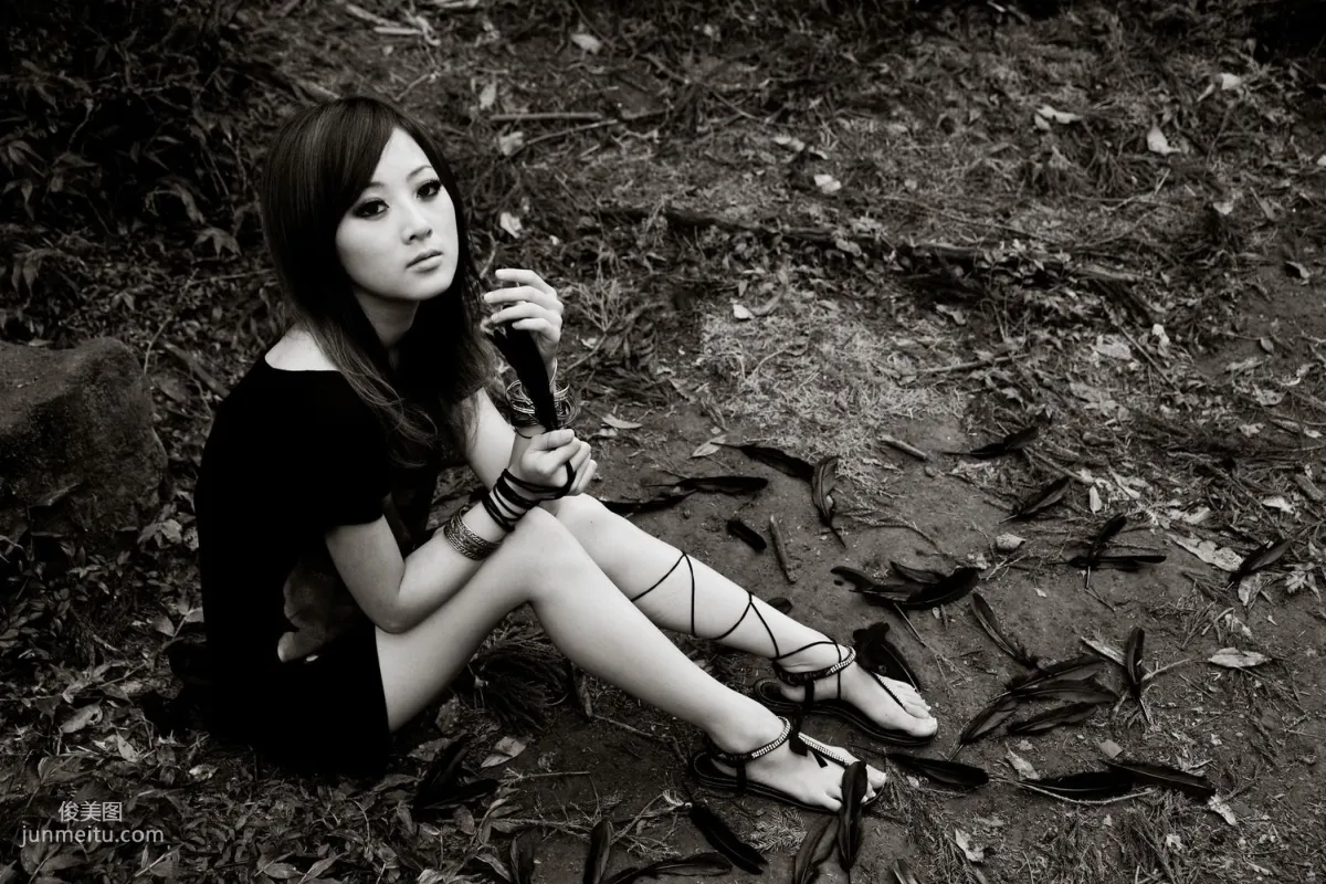 Mikako/Zhang Kaijie White Waltz x Black Obsession Yangmingshan Zhuzihu Outdoor Shoot Photo Set photo 77