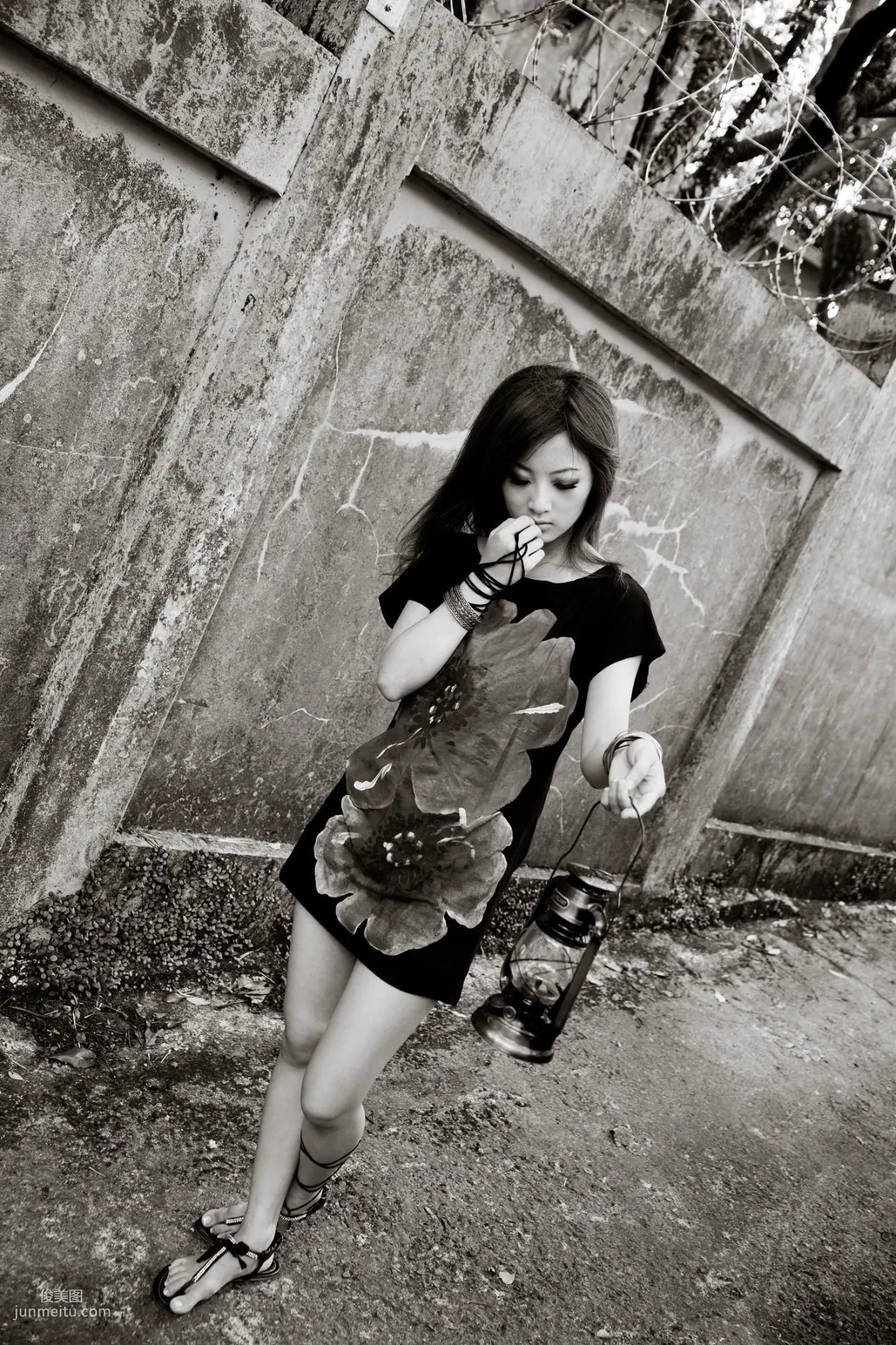 Mikako/Zhang Kaijie White Waltz x Black Obsession Yangmingshan Zhuzihu Outdoor Shoot Photo Set photo 69