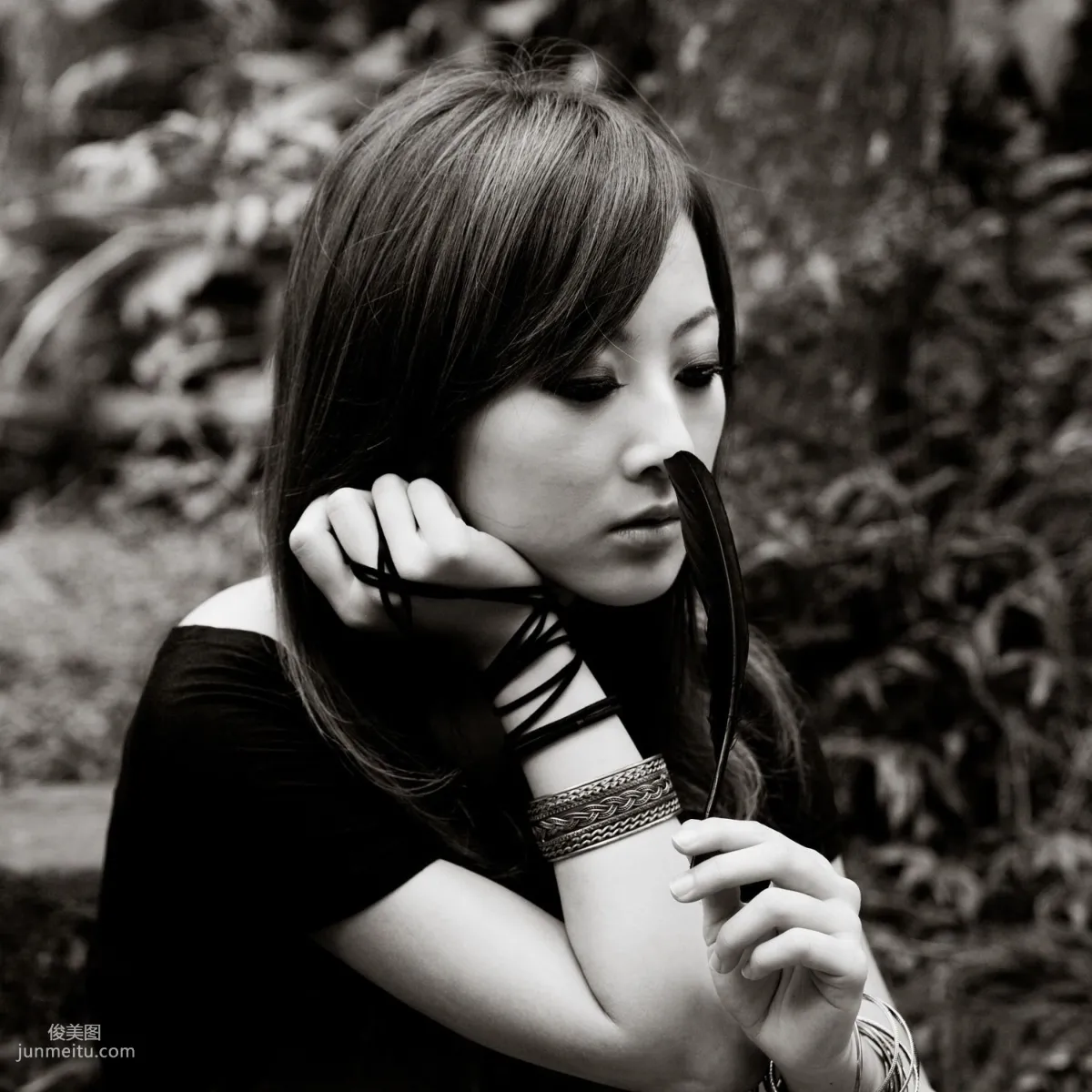 Mikako/Zhang Kaijie White Waltz x Black Obsession Yangmingshan Zhuzihu Outdoor Shoot Photo Set photo 78