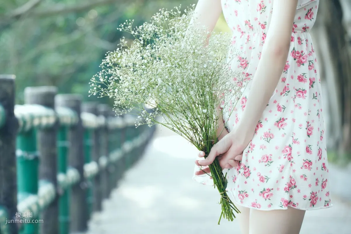 Taiwan Model Queena / Lin Mojing, Park Outdoor Shoot Photo Set photo 2