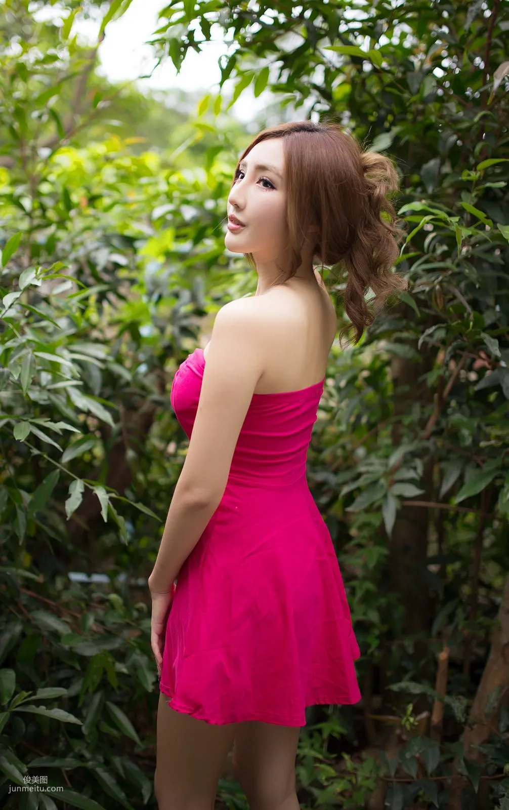 Syuan Zhao Yun, The Ultimate Pink Goddess in a Red Dress, Photo Set photo 39