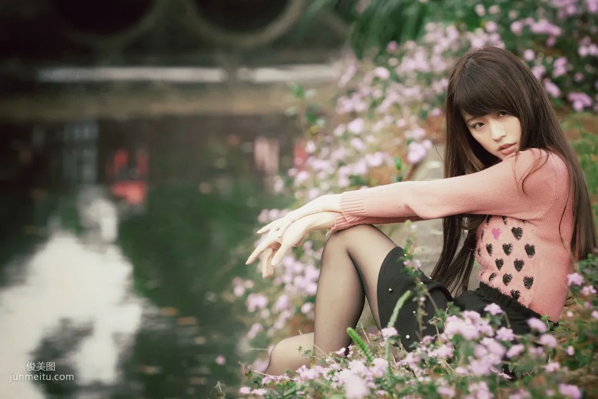 Taiwan Beauty Qiu Yuxuan White, Campus Outdoor Shoot Photo Set photo 5