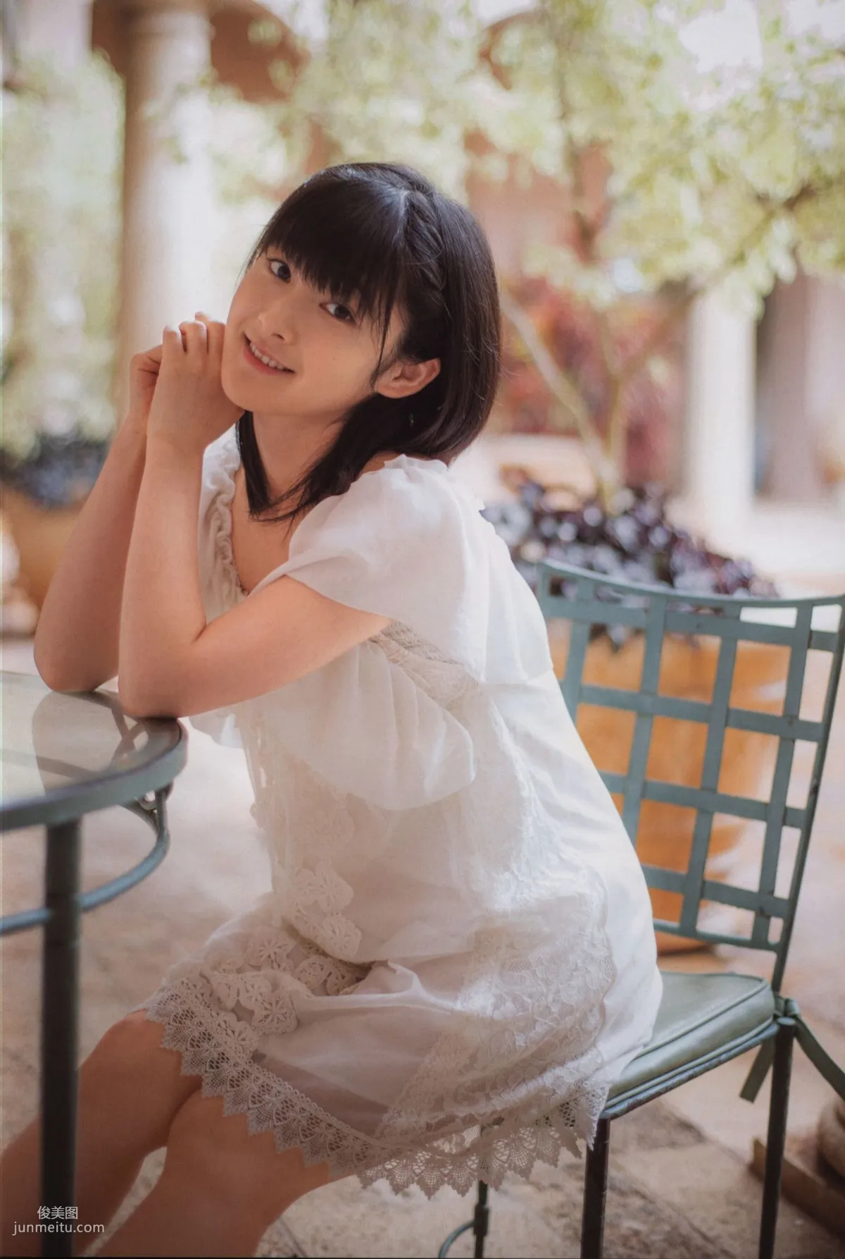 Alo Hello! Berryz 工房 Photobook 2013 [PB寫真集] 52
