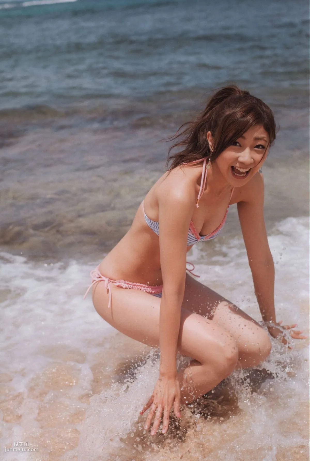 Alo Hello! Berryz 工房 Photobook 2013 [PB寫真集] 110