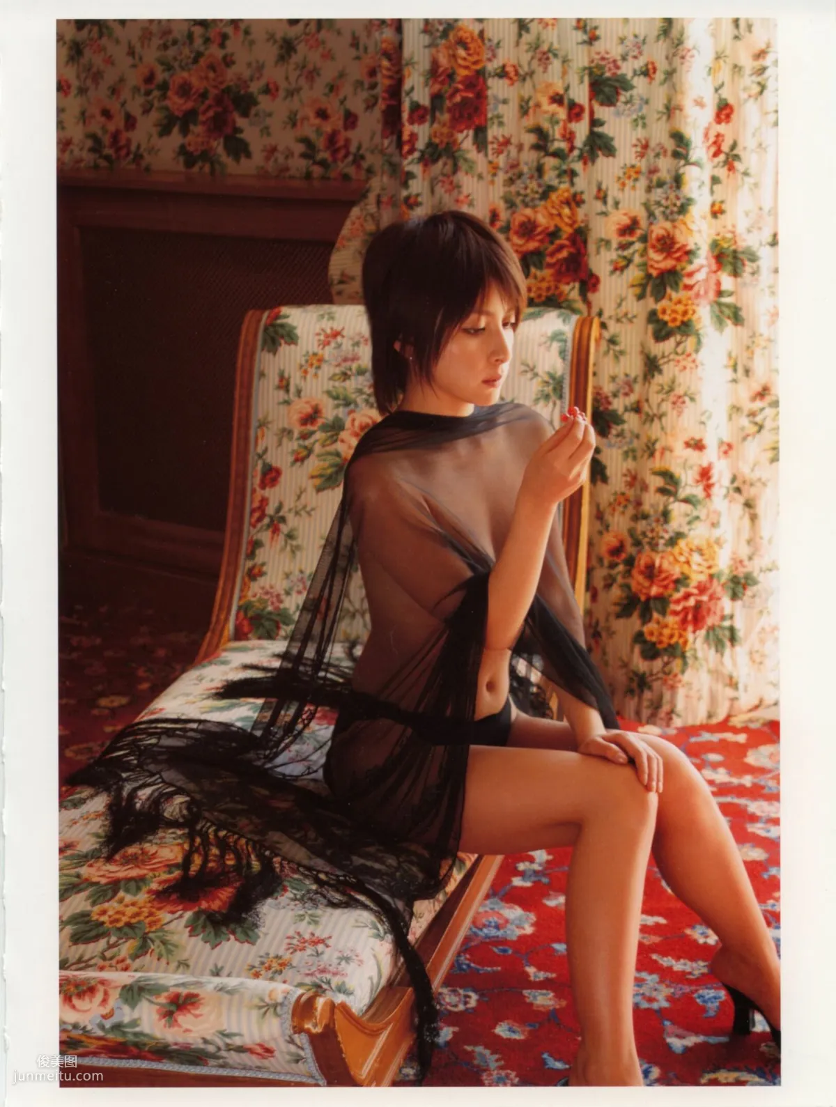 奧菜恵《The Okina 3／3 in Paris》 [PB寫真集] 44