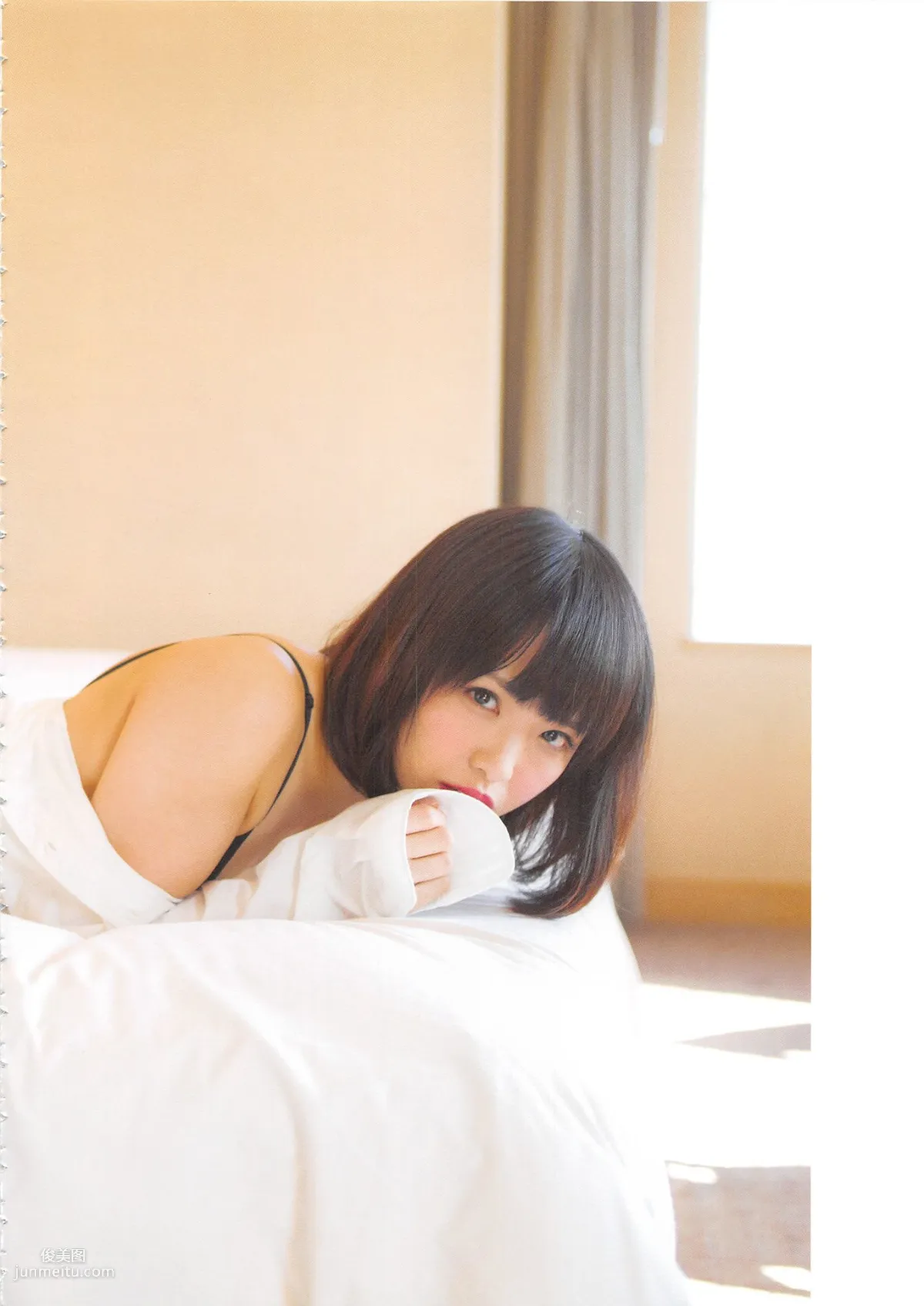 松村香织 First Photobook 《Mushusei》 [PB写真集] 107