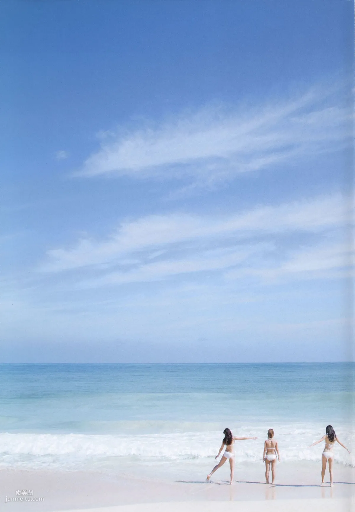 Alo-Hello! ℃-ute Photobook 2014 [PB写真集]44