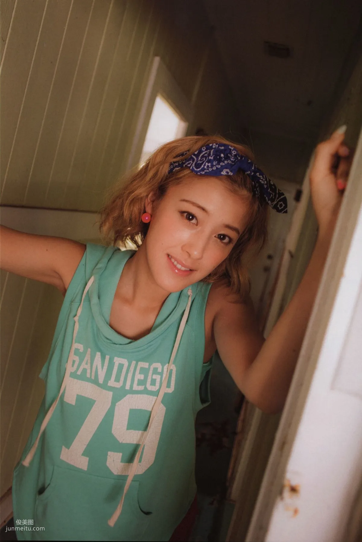 Alo Hello! Berryz 工房 Photobook 2013 [PB寫真集] 94