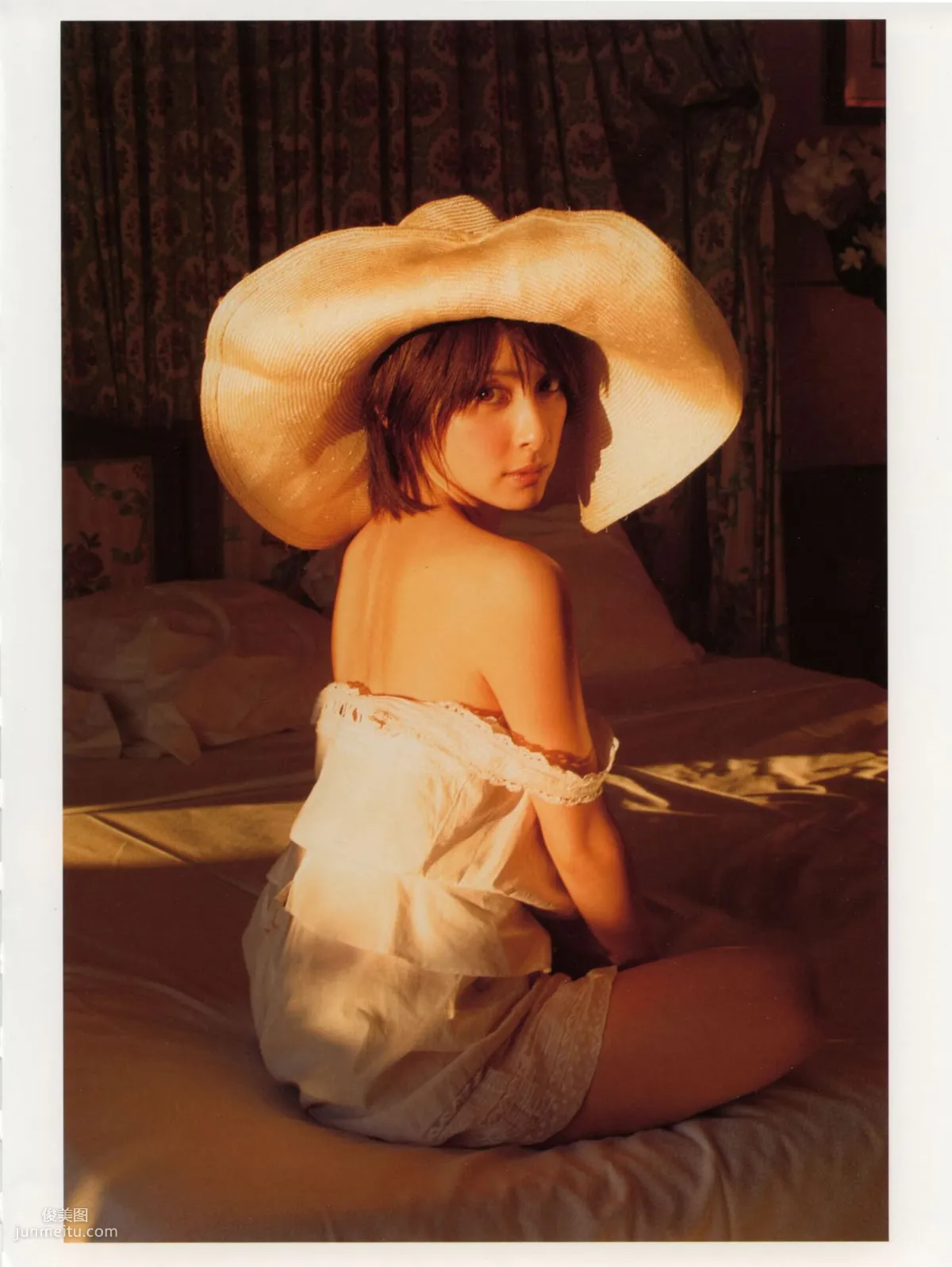奧菜恵《The Okina 3／3 in Paris》 [PB寫真集] 29