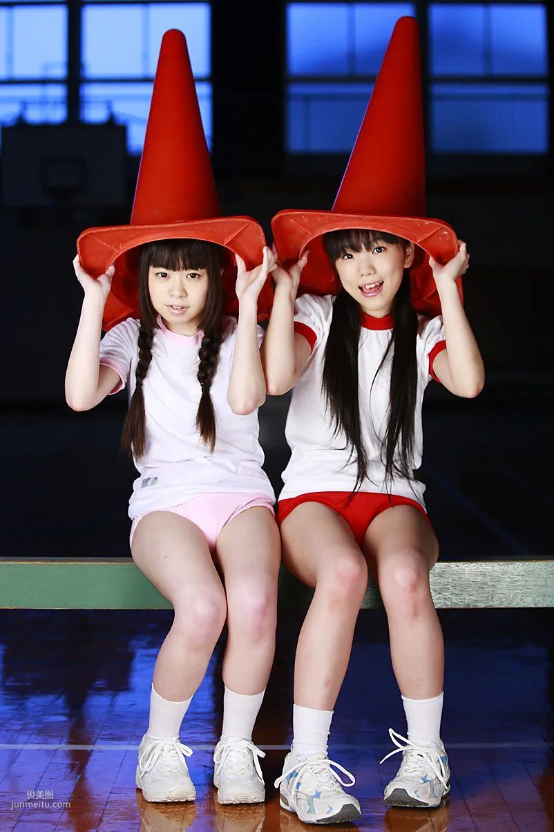 山本麻裡菜、山本有沙 《ガールズダイアリー ドキドキ 有沙＆まりな》 [PB寫真集] 27