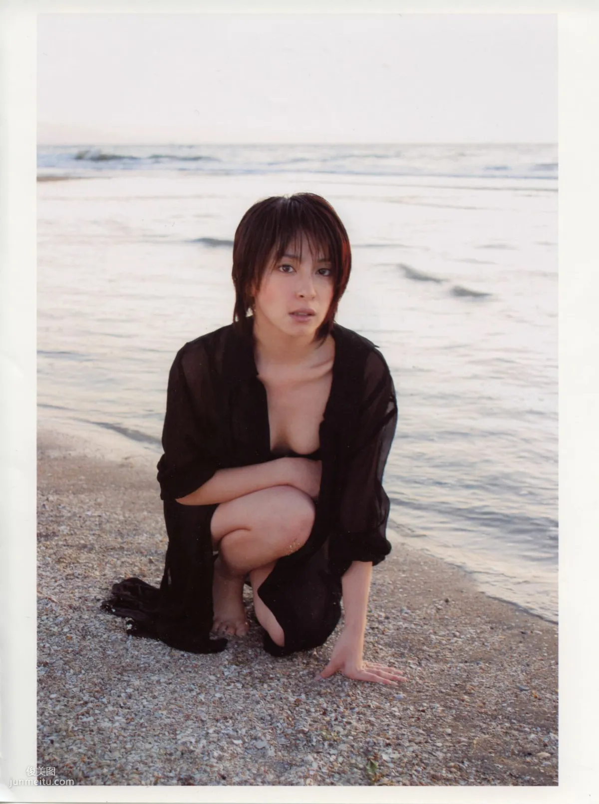 奧菜恵《The Okina 3／3 in Paris》 [PB寫真集] 83