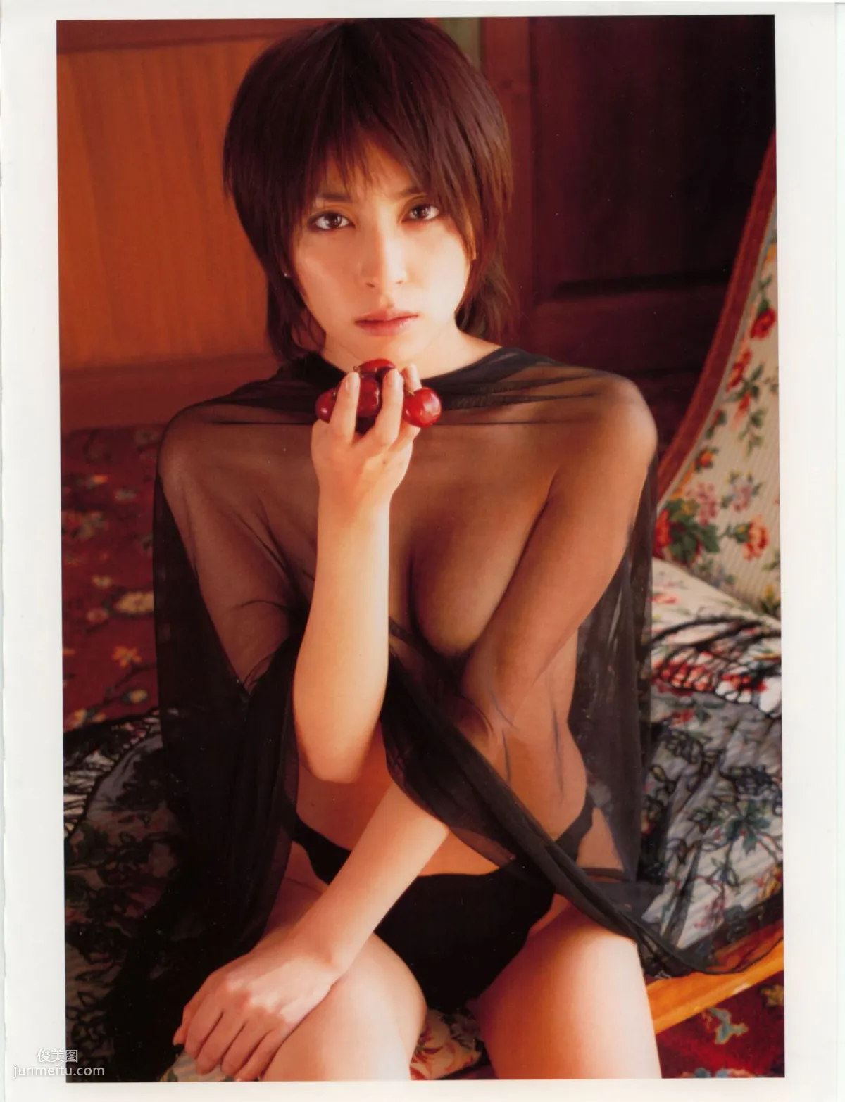 奧菜恵《The Okina 3／3 in Paris》 [PB寫真集] 42