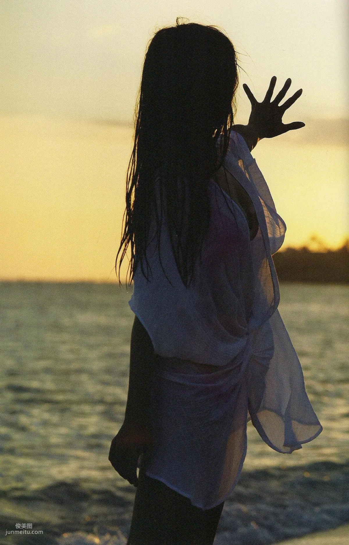 深田恭子 《Down to earth》 [PB写真集] 33
