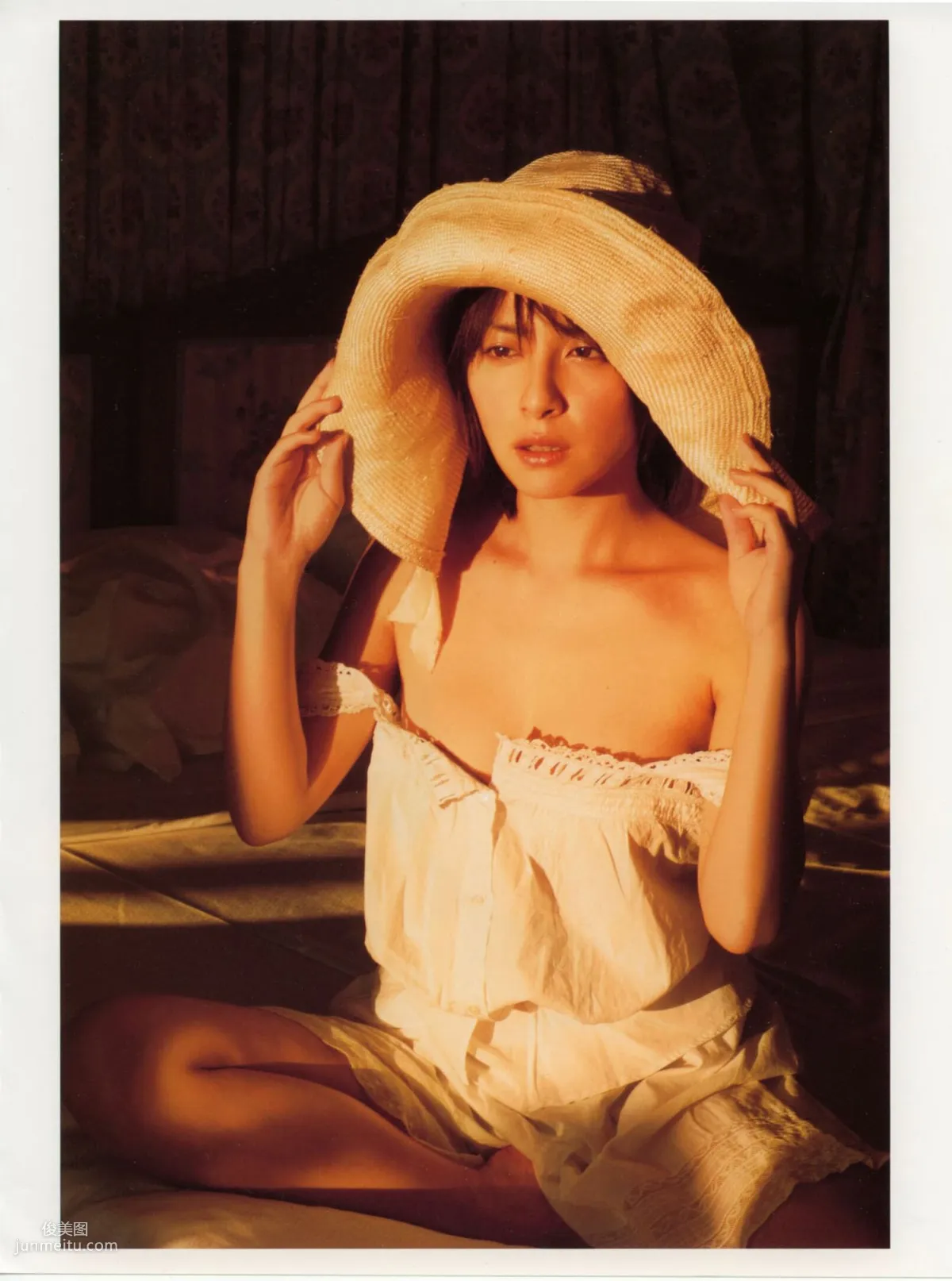 奧菜恵《The Okina 3／3 in Paris》 [PB寫真集] 27