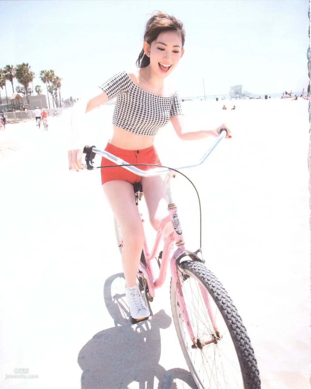 小嶋陽菜/小岛阳菜《Dou Suru どうする？》 [PB写真集] 142