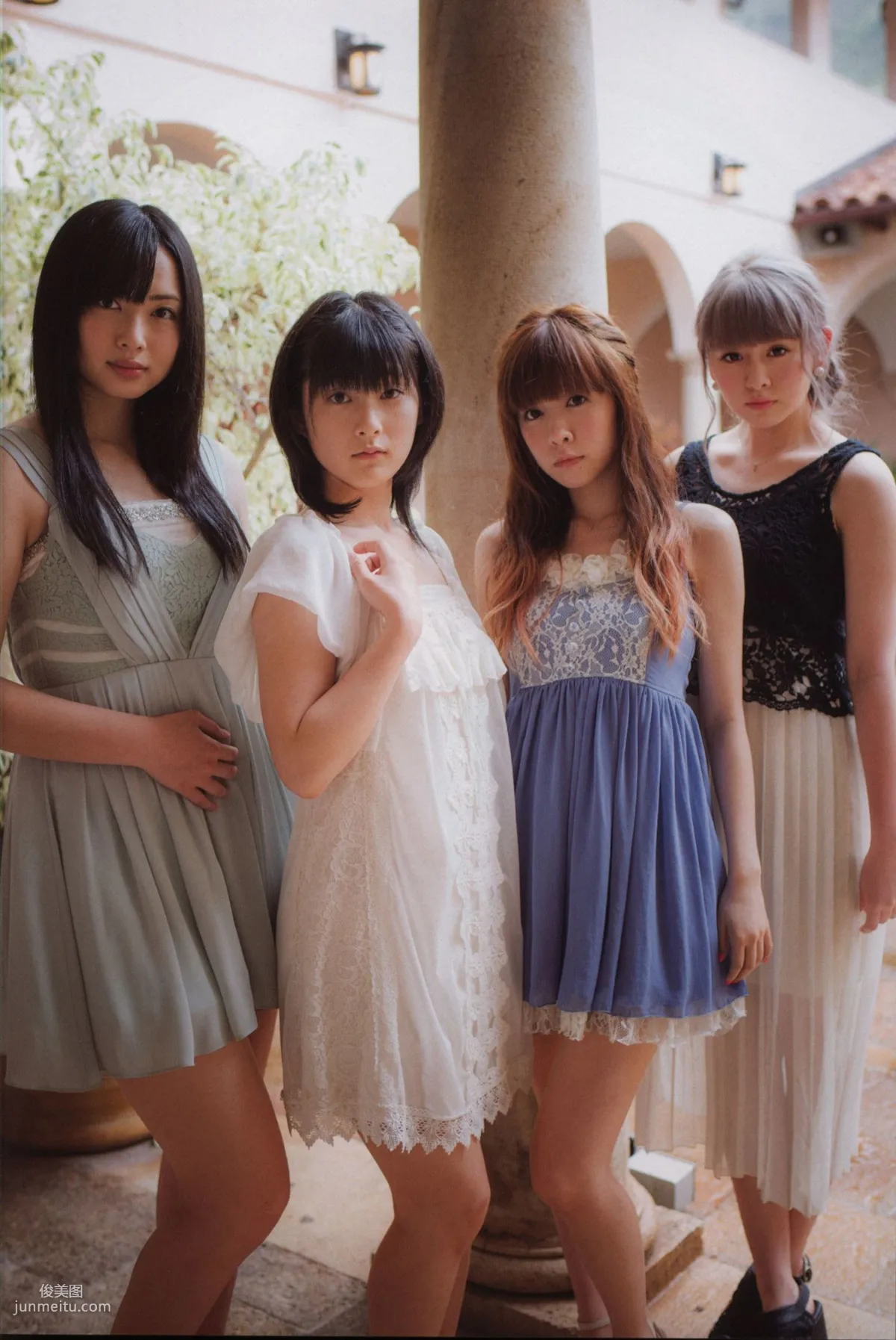 Alo Hello! Berryz 工房 Photobook 2013 [PB寫真集] 54