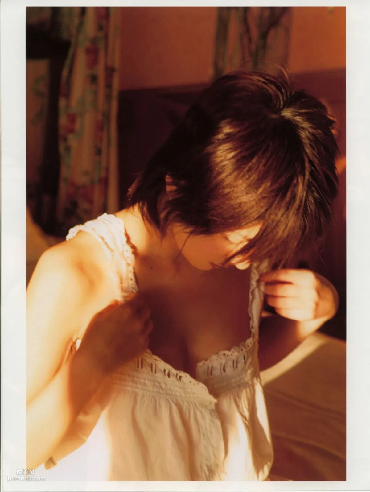 奧菜恵《The Okina 3／3 in Paris》 [PB寫真集] 26