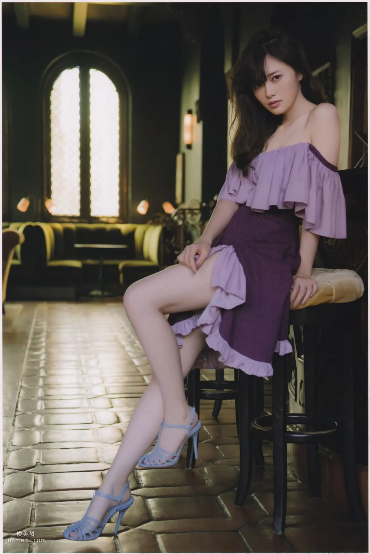 白石麻衣《パスポート》 [Photo Book] 写真集128