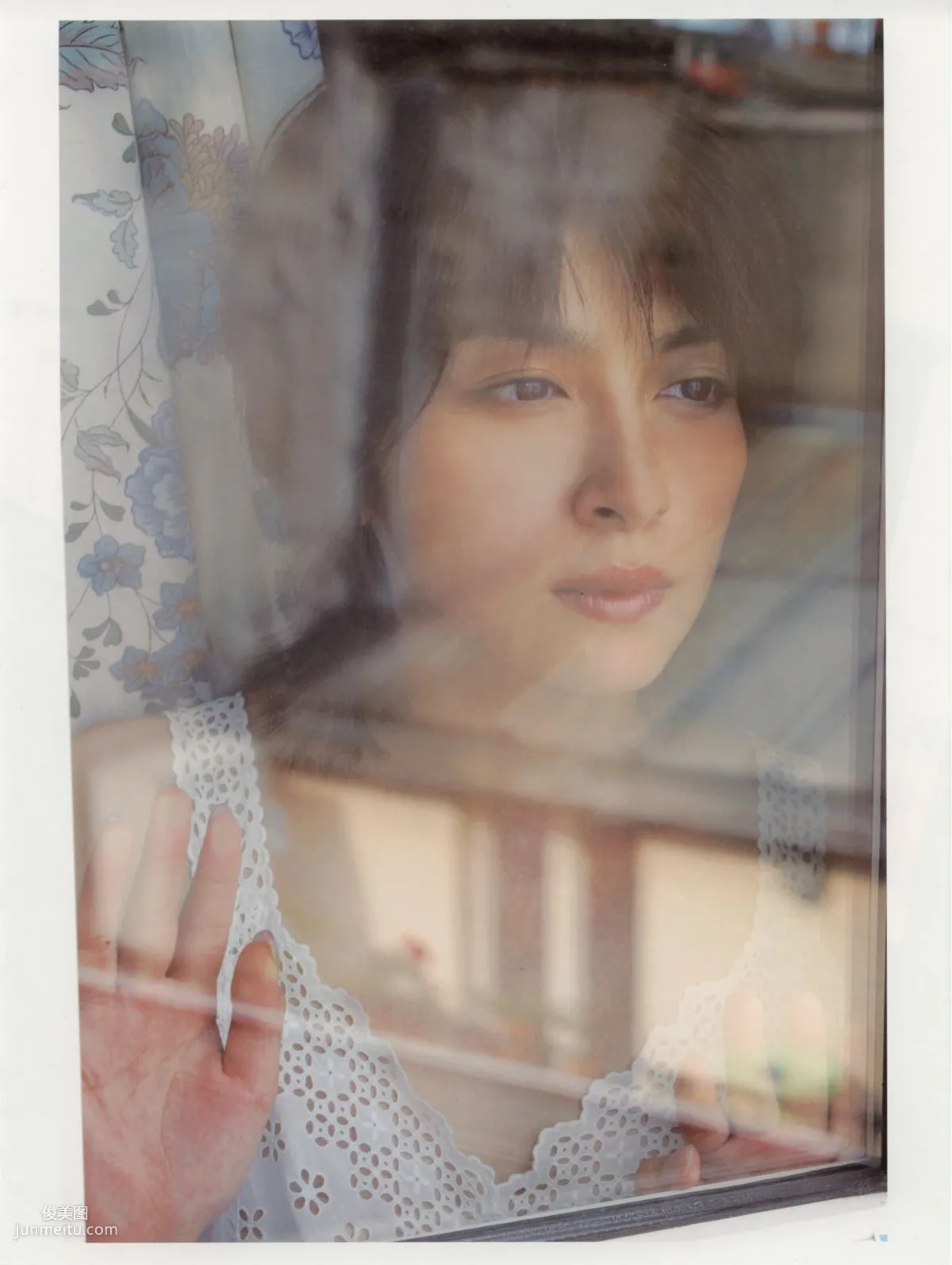 奧菜恵《The Okina 3／3 in Paris》 [PB寫真集] 12
