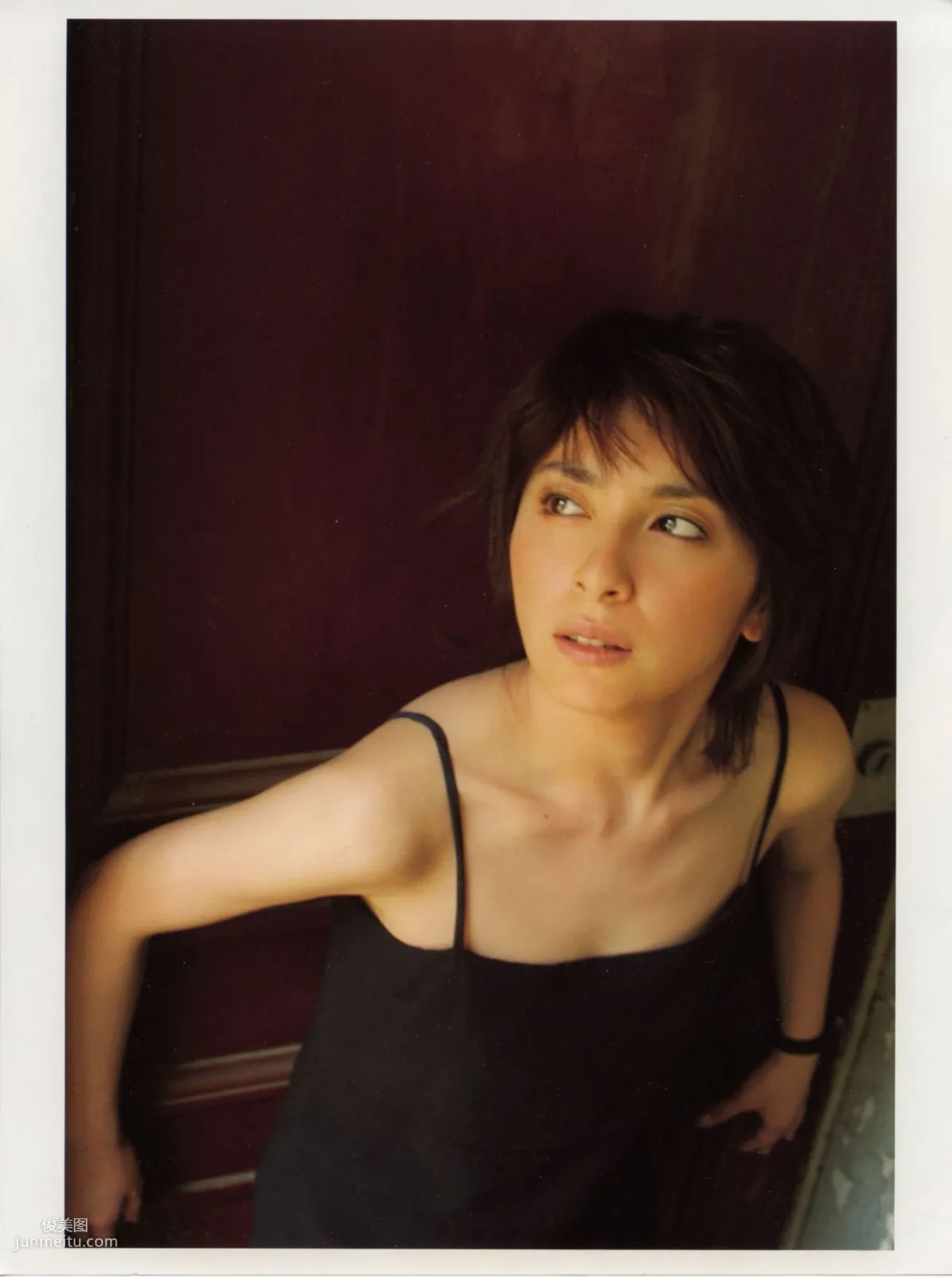 奧菜恵《The Okina 3／3 in Paris》 [PB寫真集] 14