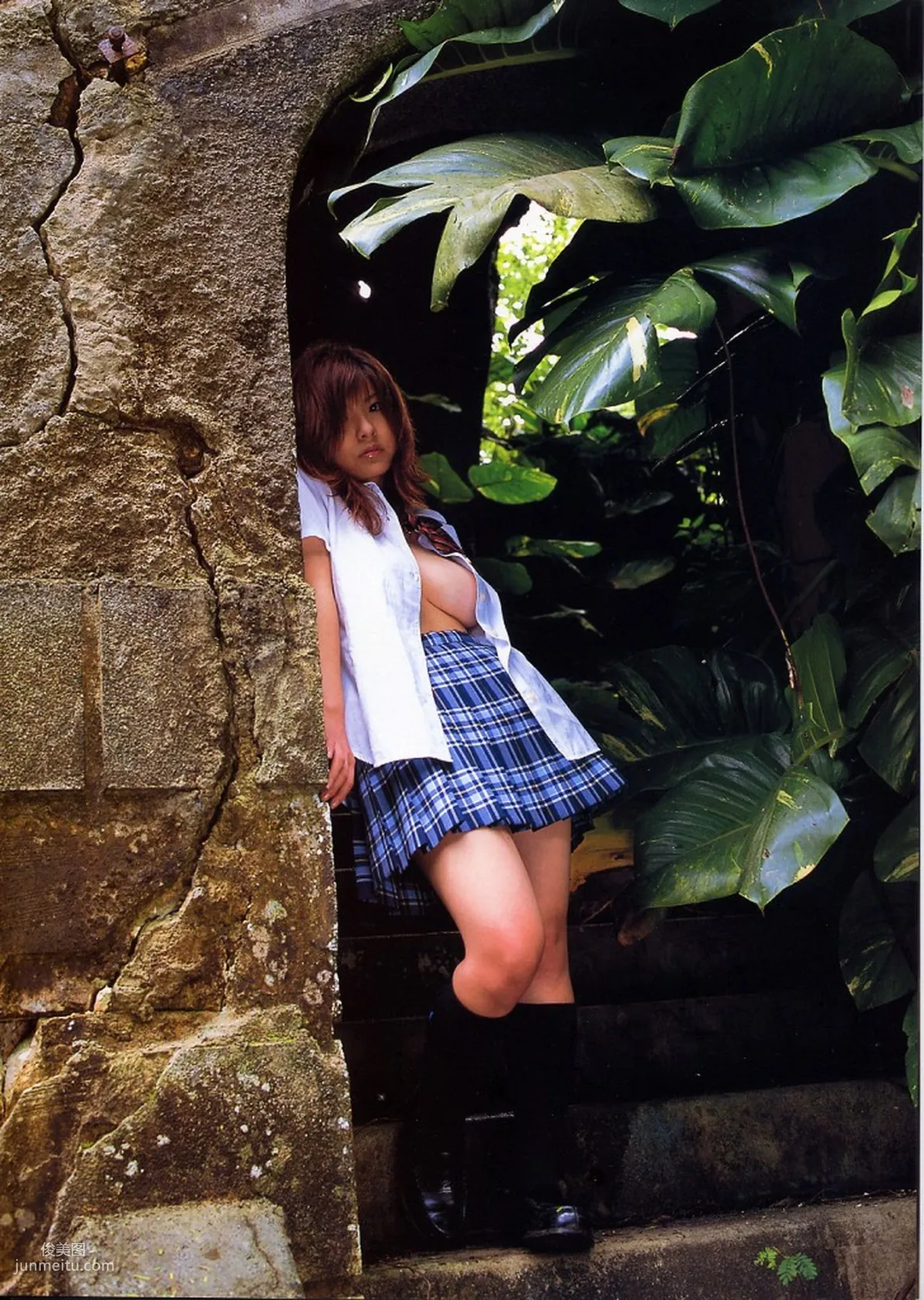 Miri Hanai, First H! [Photo Books] Photo Set photo 43