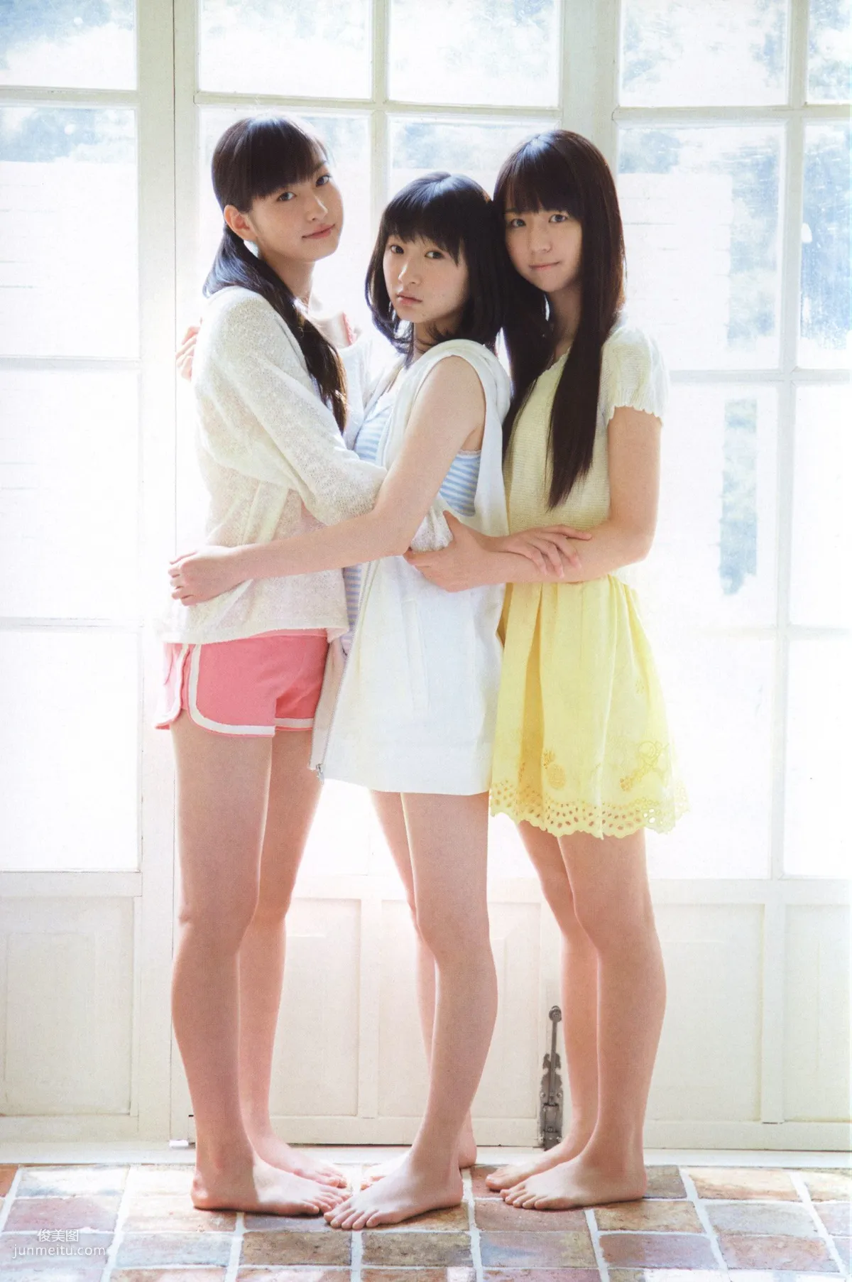 Juice=Juice《OFFICIAL PHOTO BOOK》 [PB] 寫真集 13