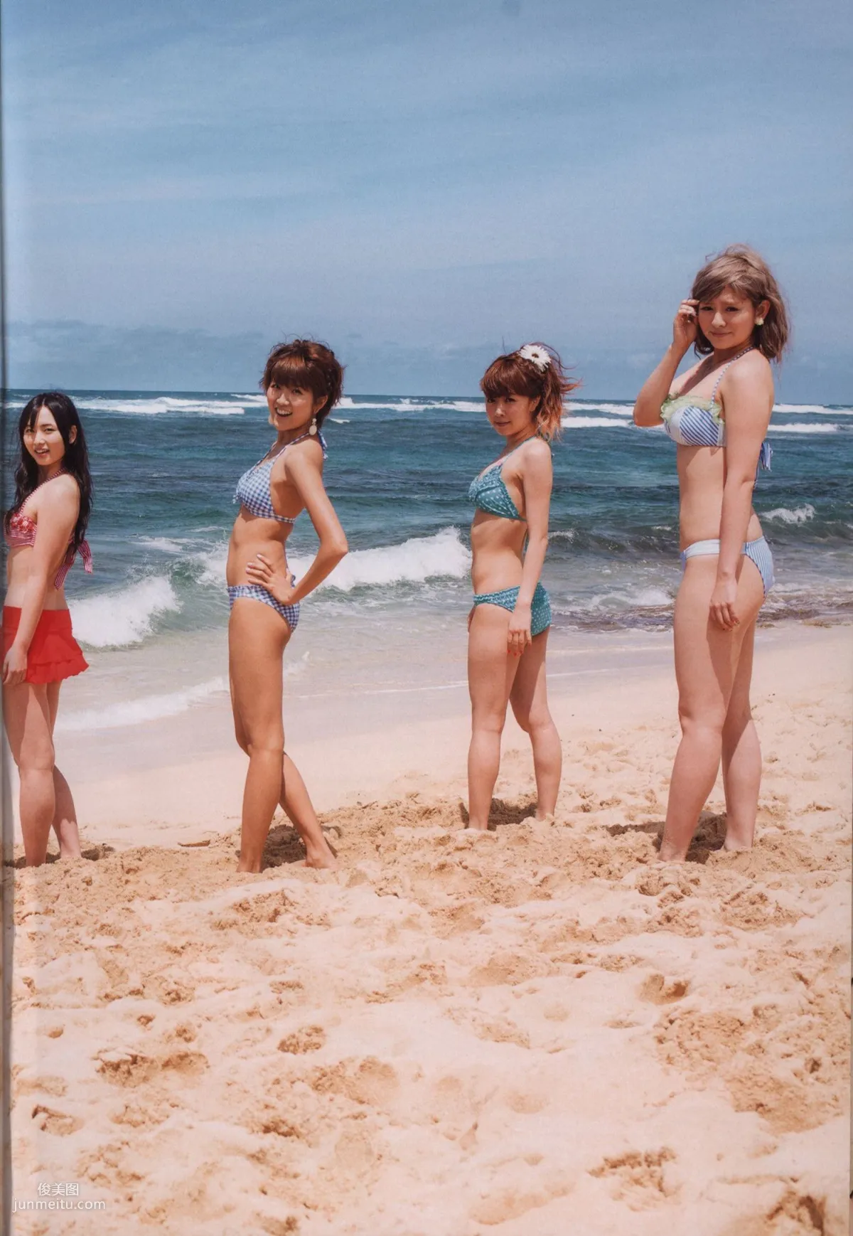 Alo Hello! Berryz 工房 Photobook 2013 [PB寫真集] 21