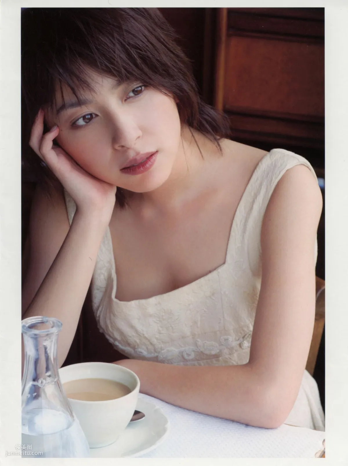 奥菜恵《The Okina 3／3 in Paris》 [PB写真集] 3