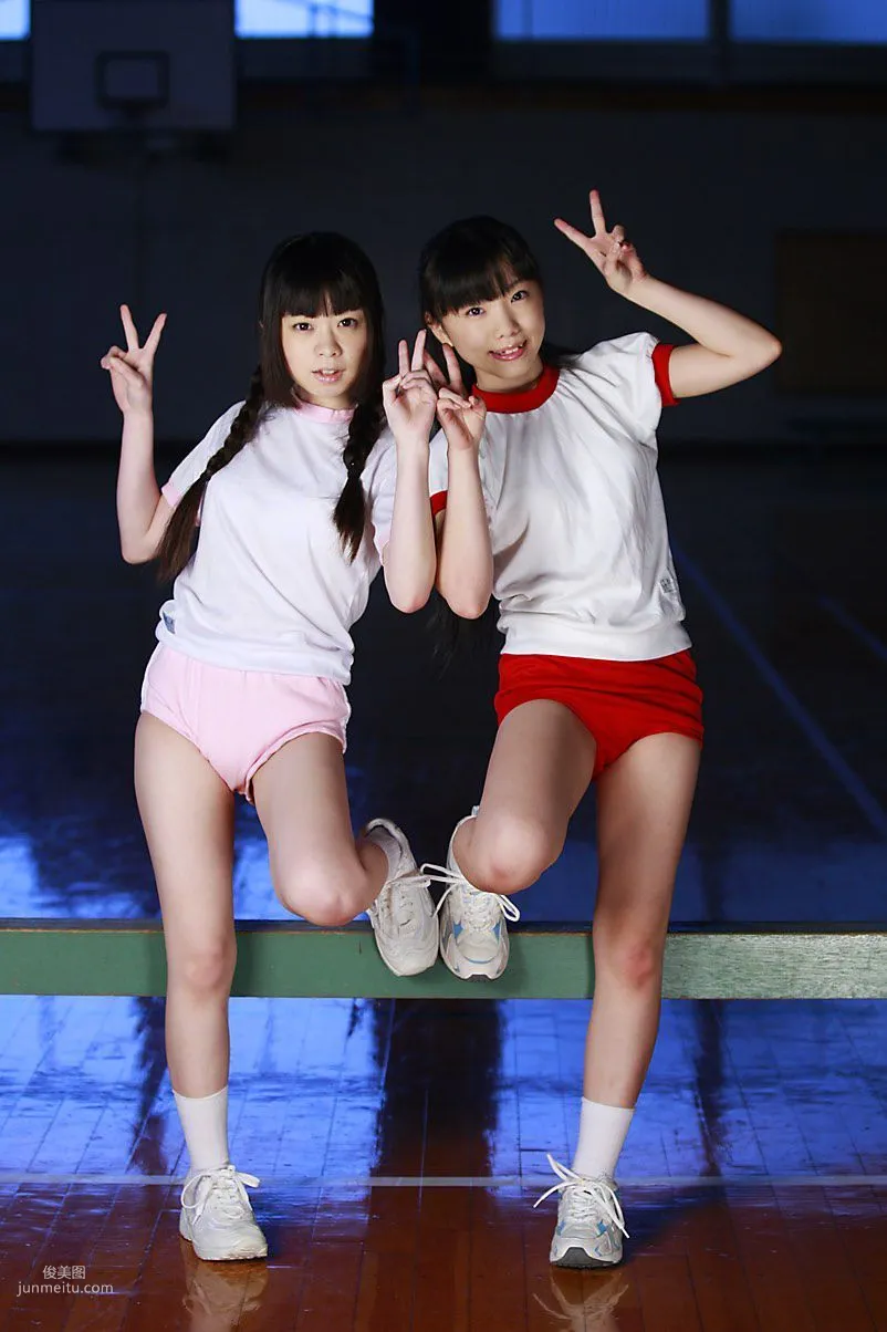 山本麻裡菜、山本有沙 《ガールズダイアリー ドキドキ 有沙＆まりな》 [PB寫真集] 17