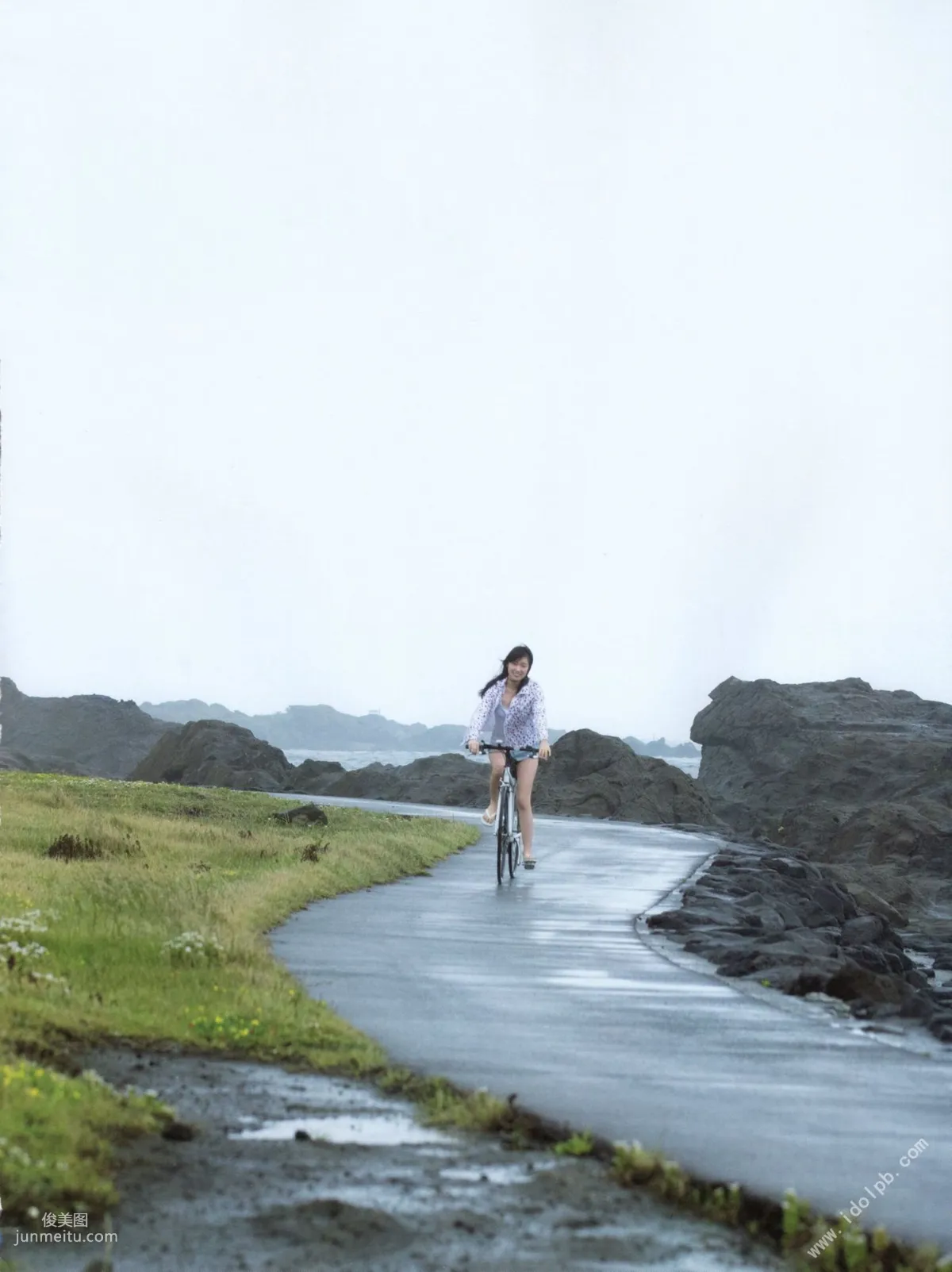 高山一実/高山一實 《戀かもしれない》 [PB寫真集] 26