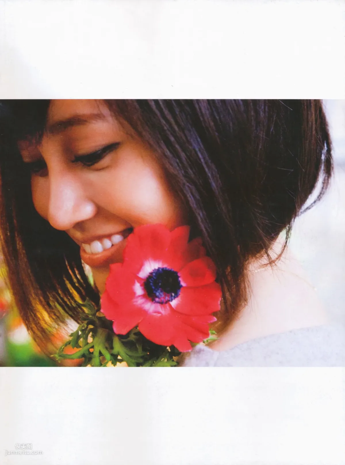 Atsuko Maeda Clumsy [Photo Books] photo 9