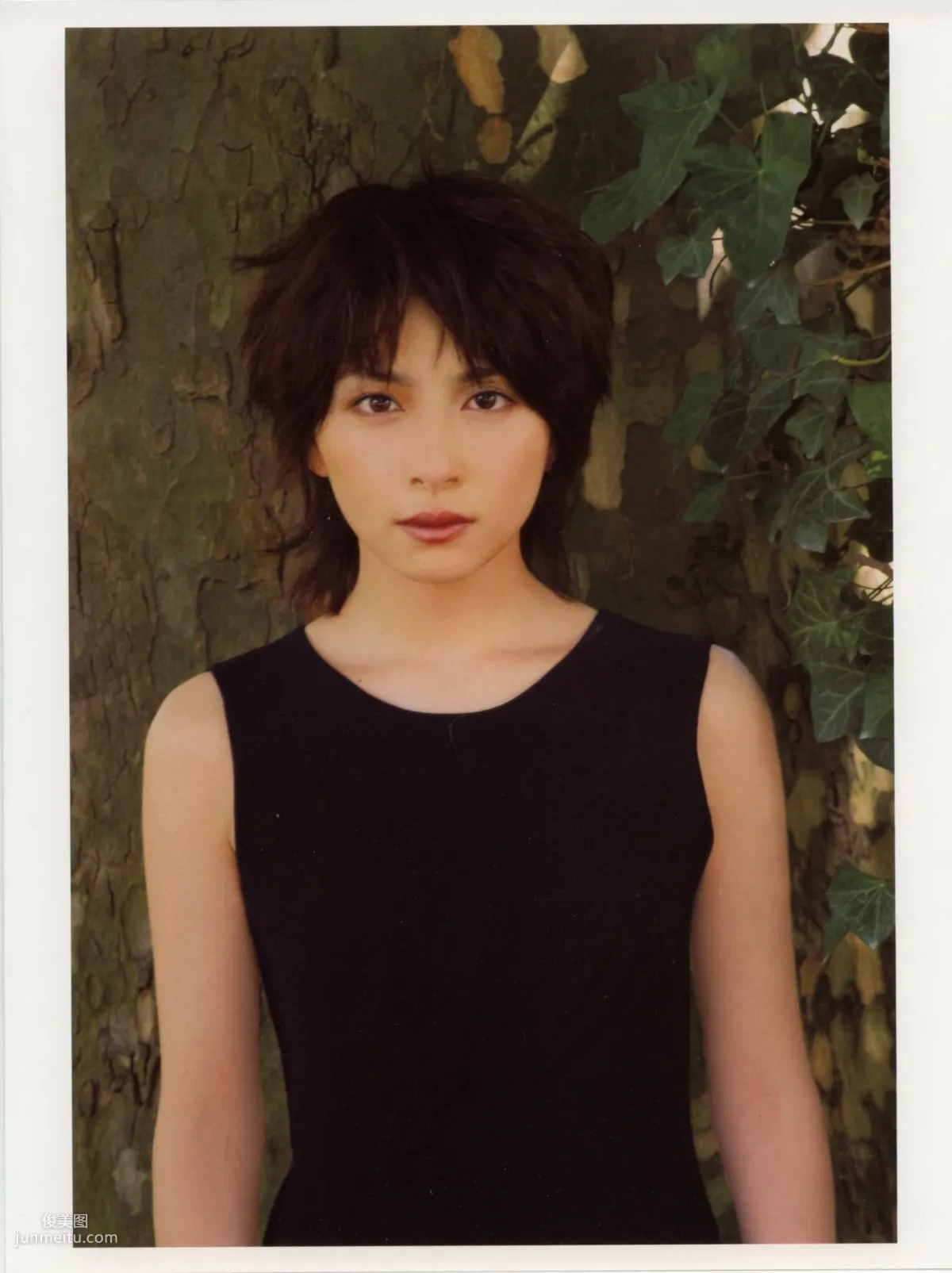 奧菜恵《The Okina 3／3 in Paris》 [PB寫真集] 48