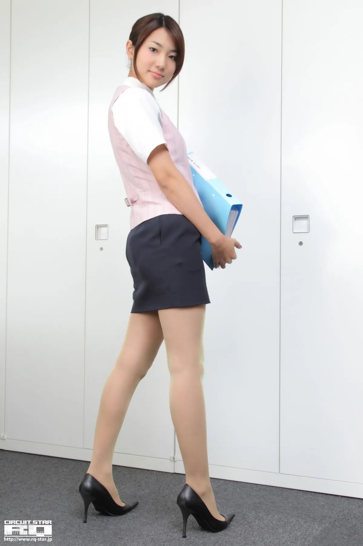 [RQ-STAR] NO.00583 Naoho Ichihashi 市橋直歩 Office Lady 寫真集 9