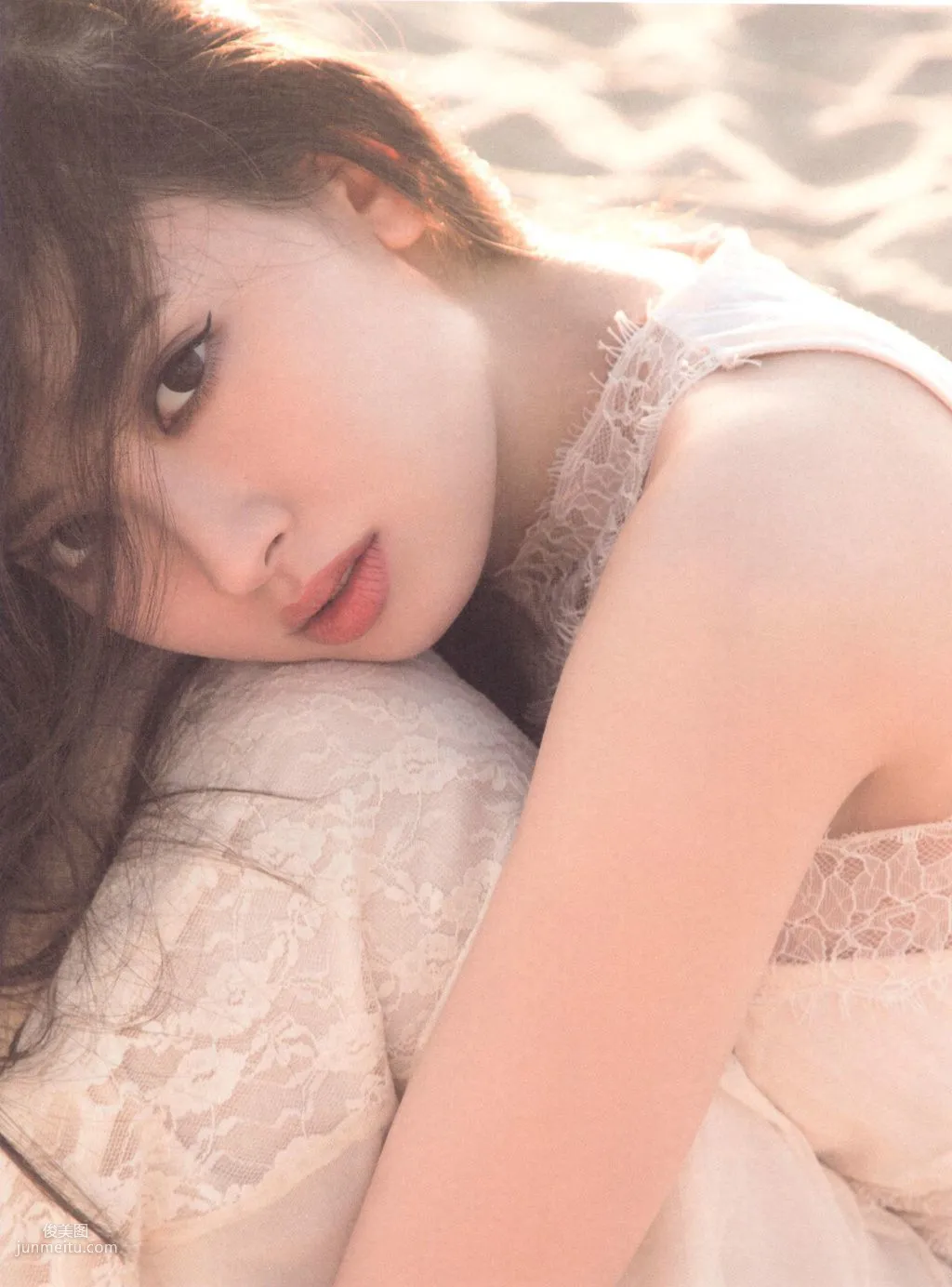 小嶋陽菜/小岛阳菜《Dou Suru どうする？》 [PB写真集] 107
