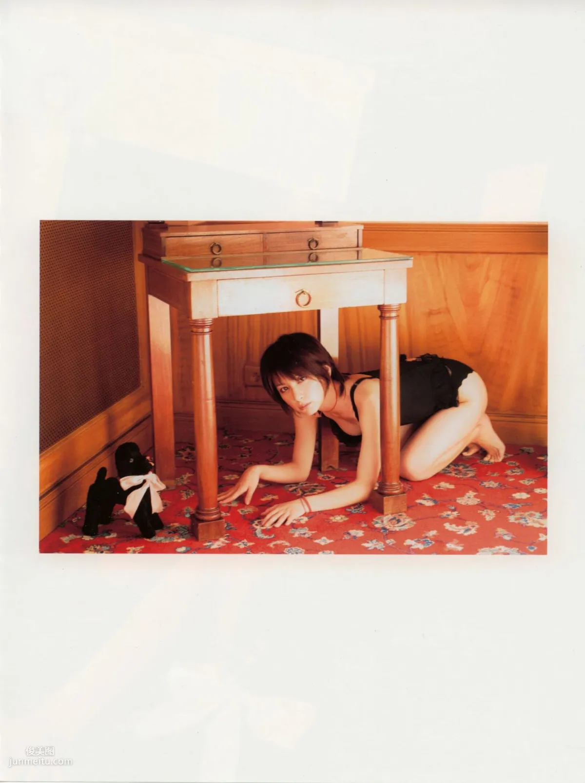 奧菜恵《The Okina 3／3 in Paris》 [PB寫真集] 10