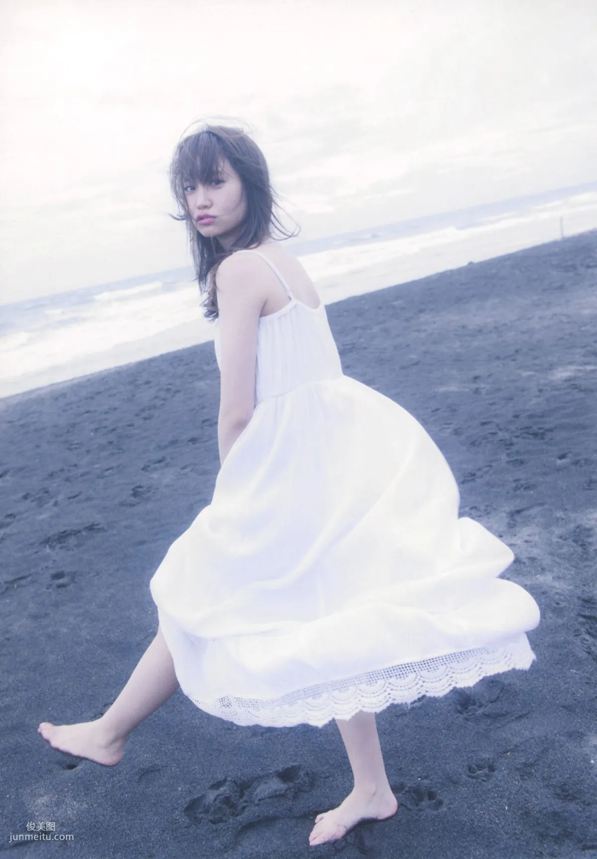 永尾まりや 《美しい細胞》 Utsukushii Saibo [PB寫真集] 99