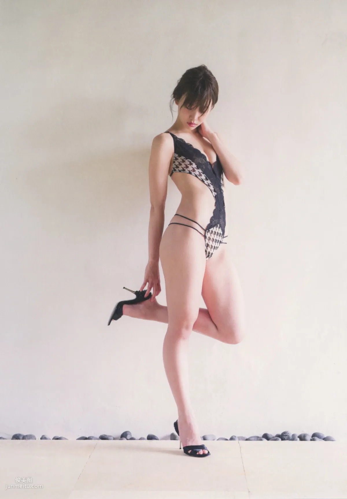 永尾まりや 《美しい細胞》 Utsukushii Saibo [PB寫真集] 100