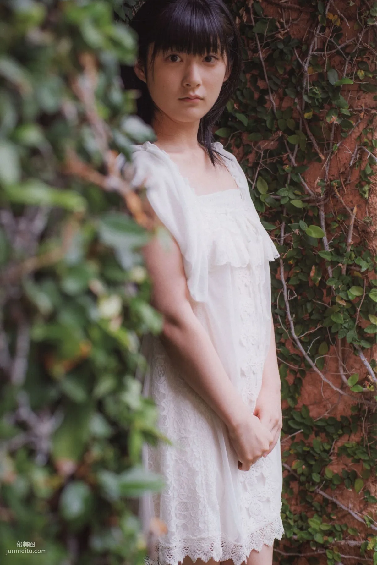 Alo Hello! Berryz 工房 Photobook 2013 [PB寫真集] 51