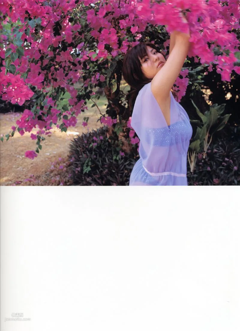 花井美里 《CHIKU-BILL チクビル》 [PB写真集] 24