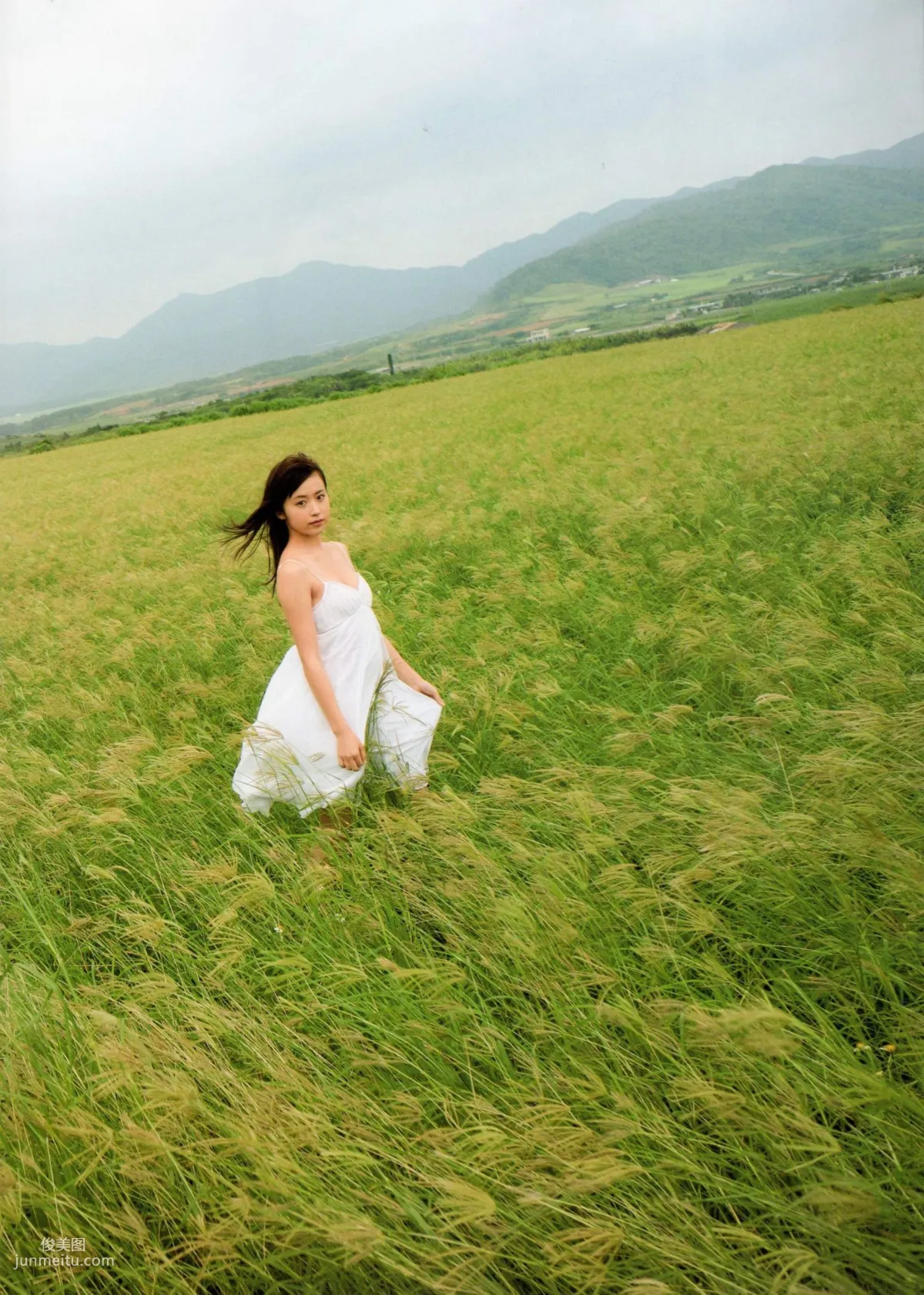 卫藤美彩《Color》 [PhotoBook] 写真集3