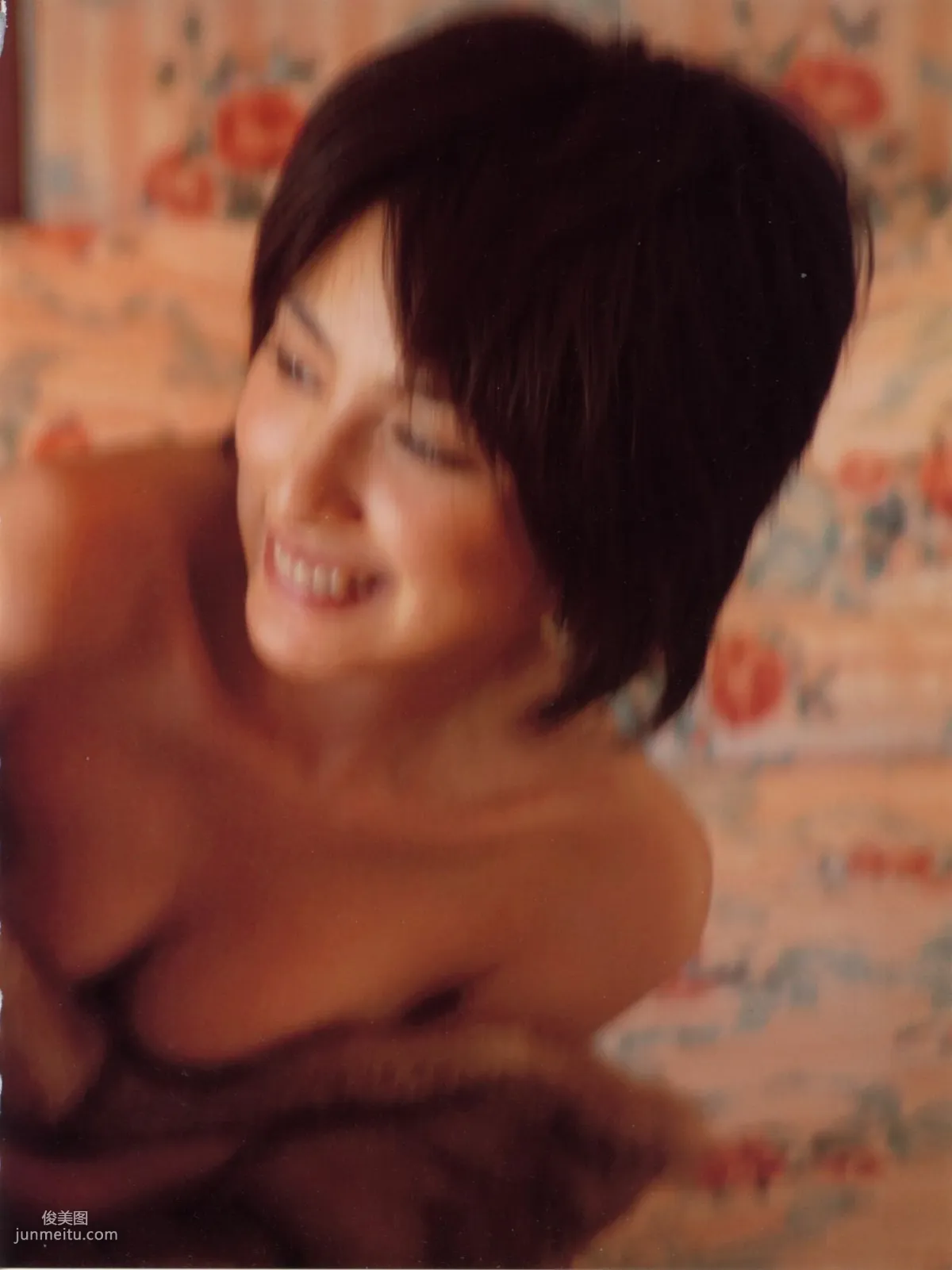 奧菜恵《The Okina 3／3 in Paris》 [PB寫真集] 70