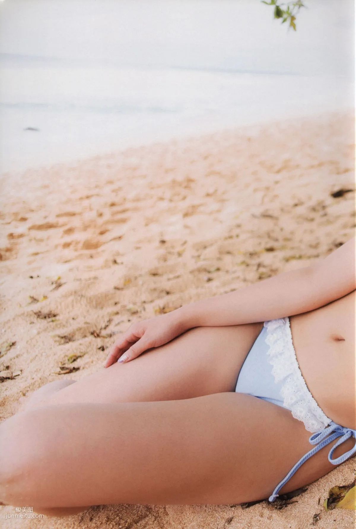 Alo Hello! Berryz 工房 Photobook 2013 [PB寫真集] 101