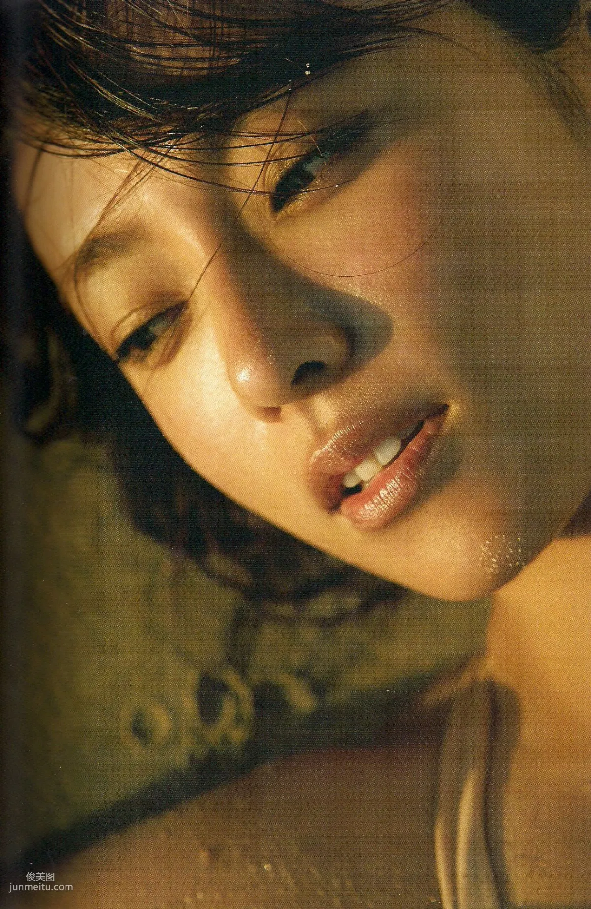 深田恭子 《Down to earth》 [PB写真集] 22