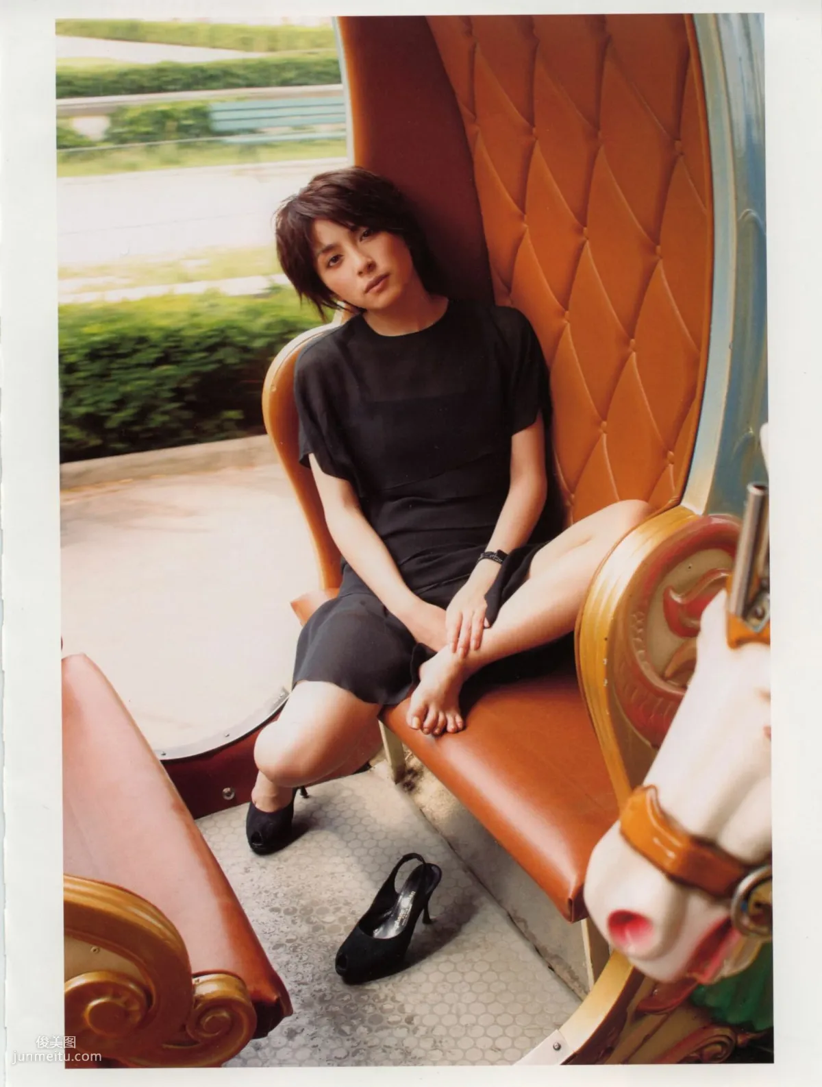 奧菜恵《The Okina 3／3 in Paris》 [PB寫真集] 22